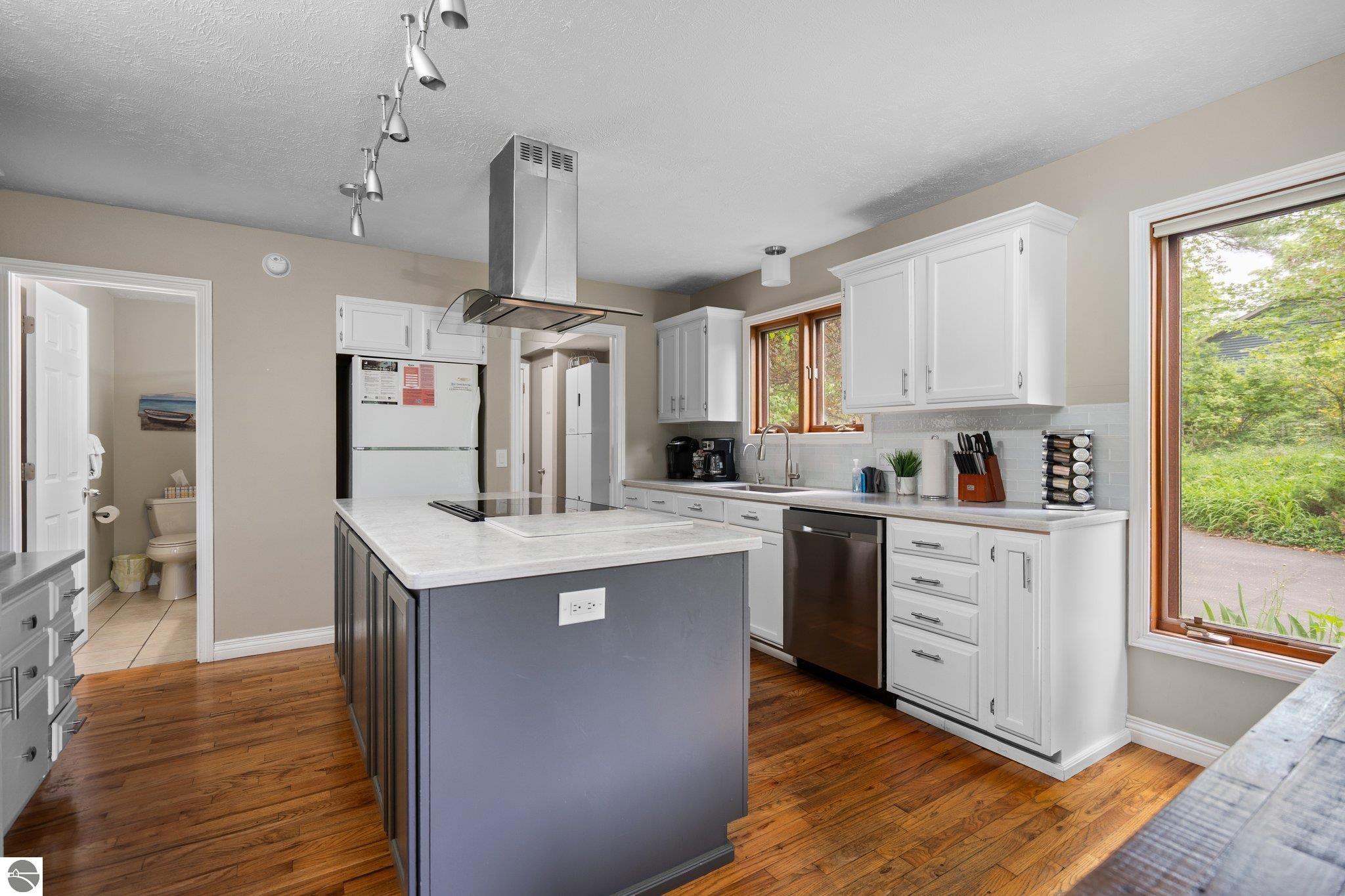 10129 Deerpath South