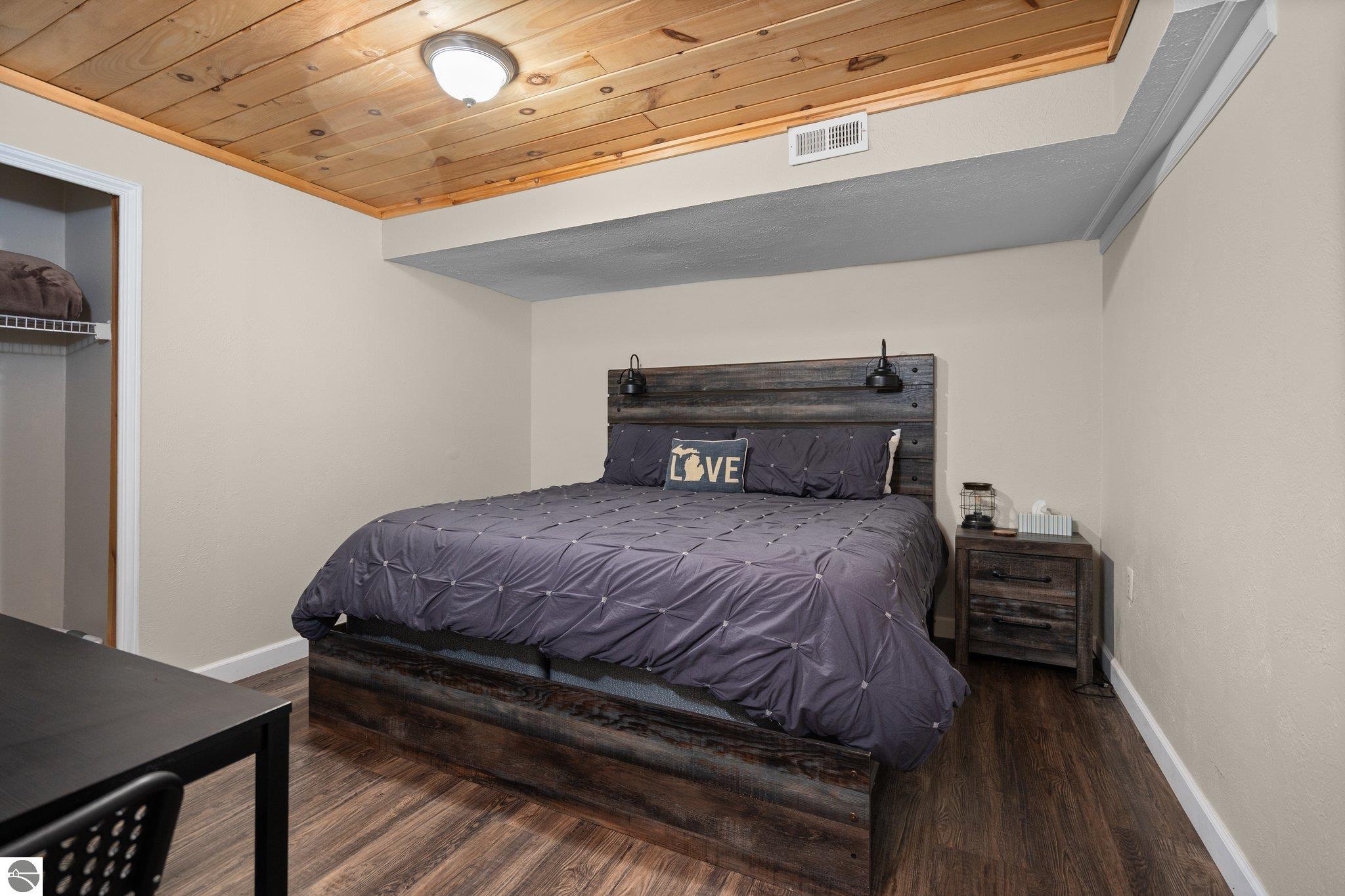 10129 Deerpath South