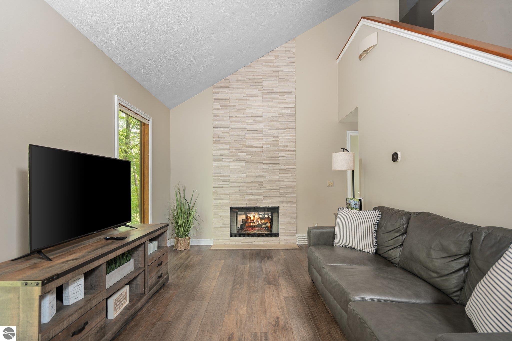 10129 Deerpath South