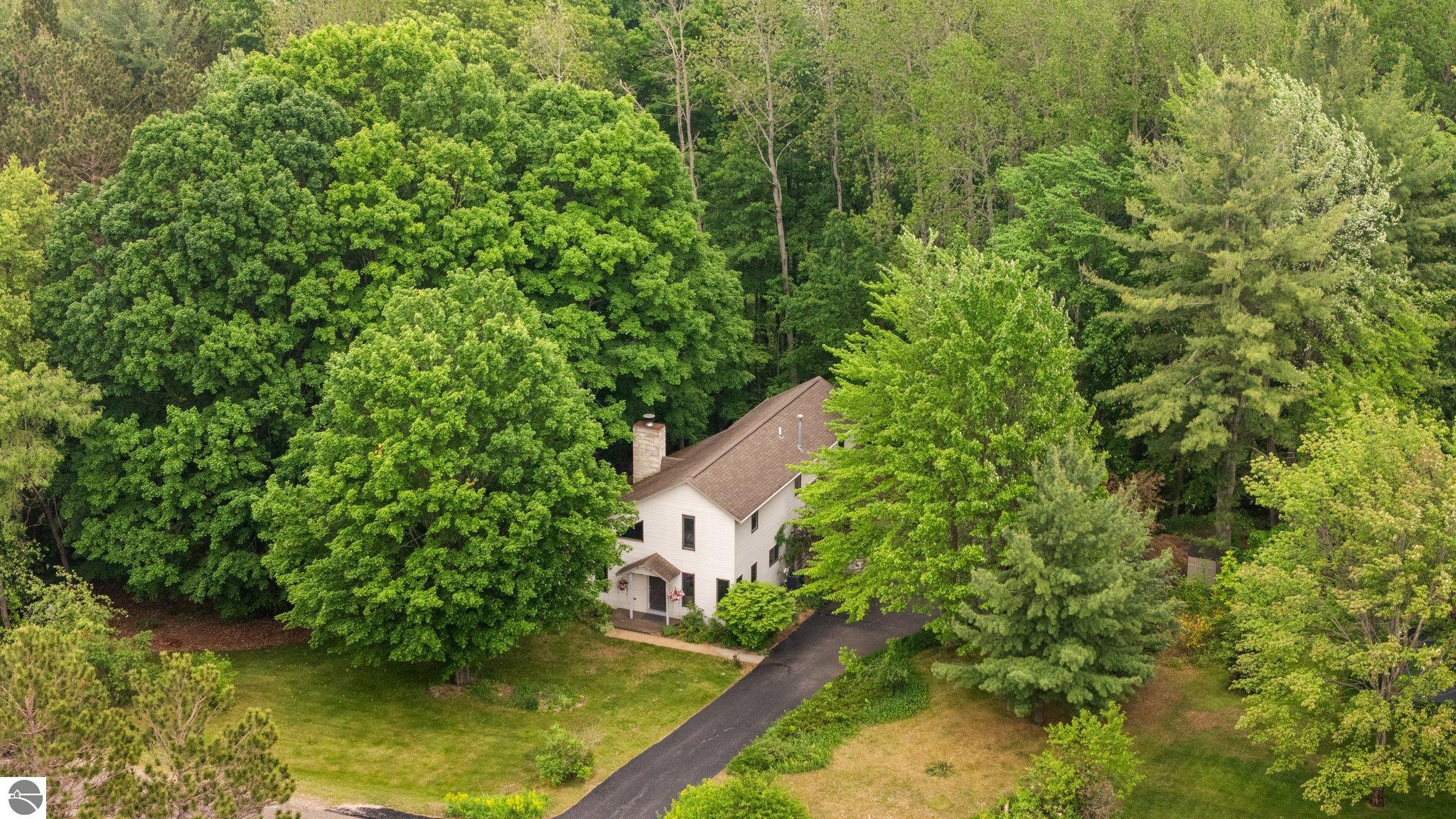 10129 Deerpath South