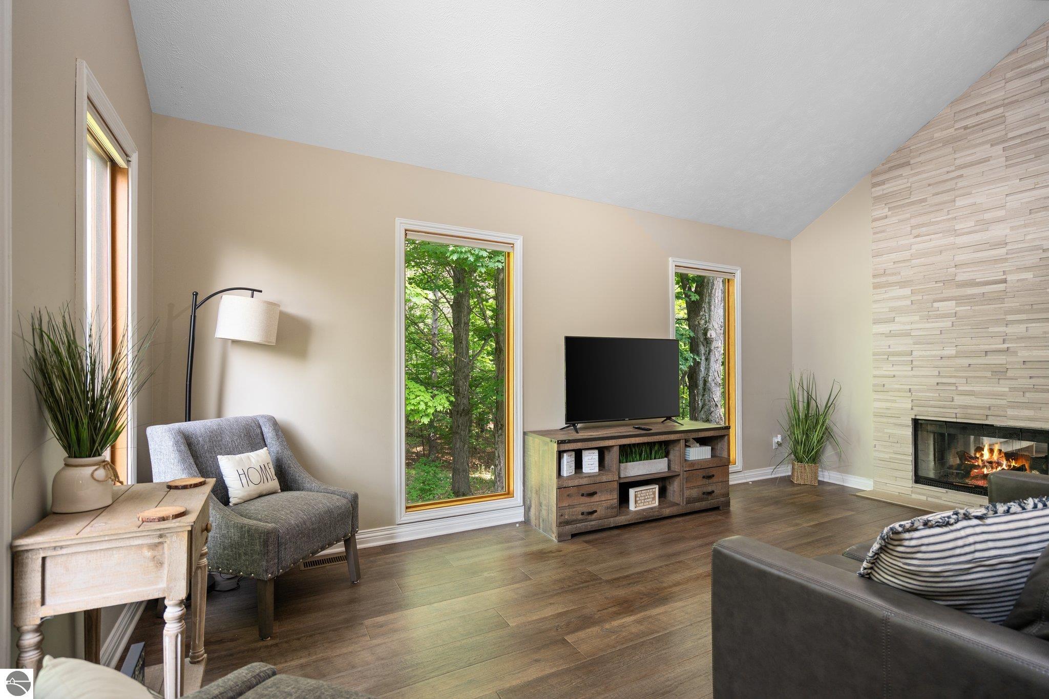 10129 Deerpath South