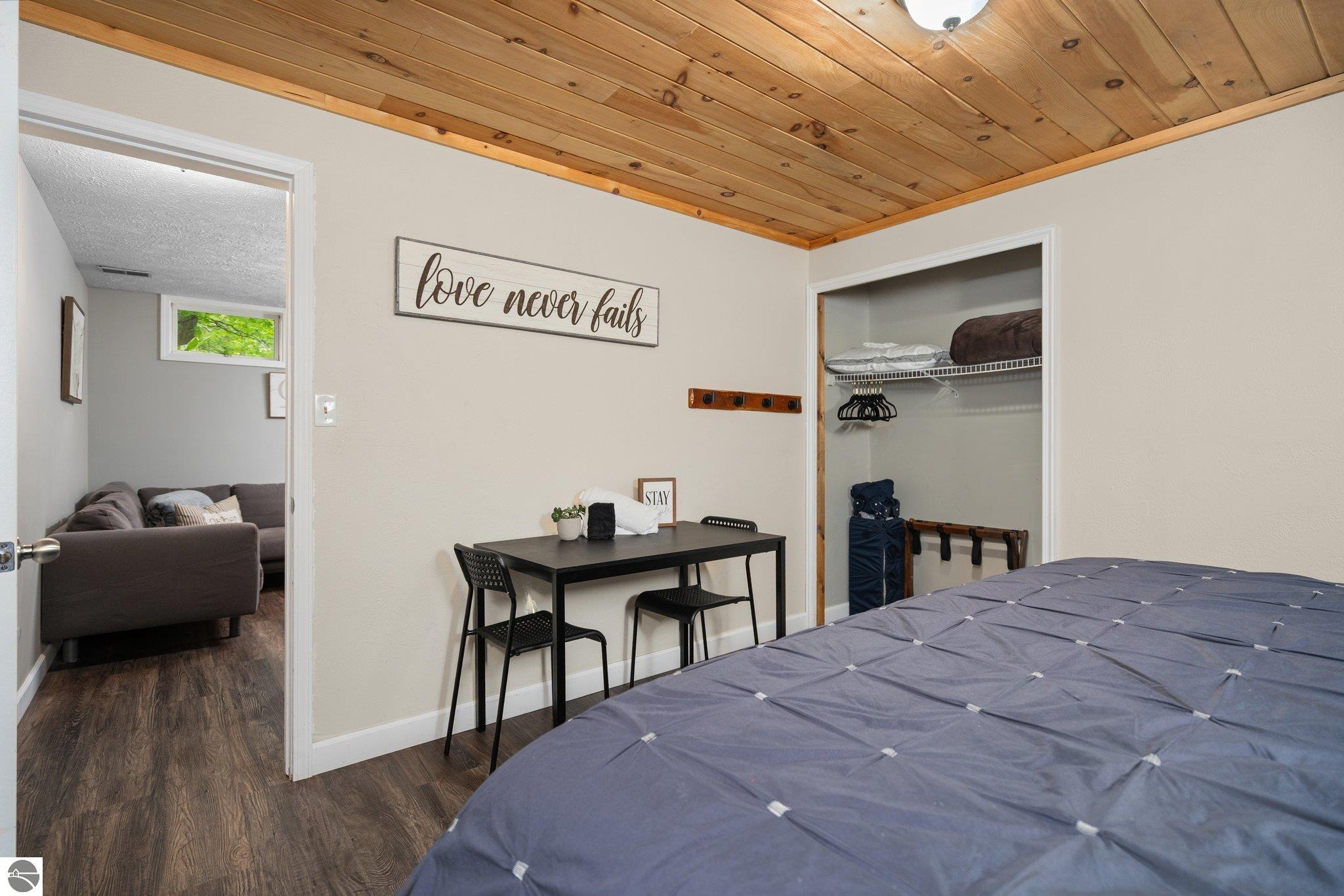 10129 Deerpath South