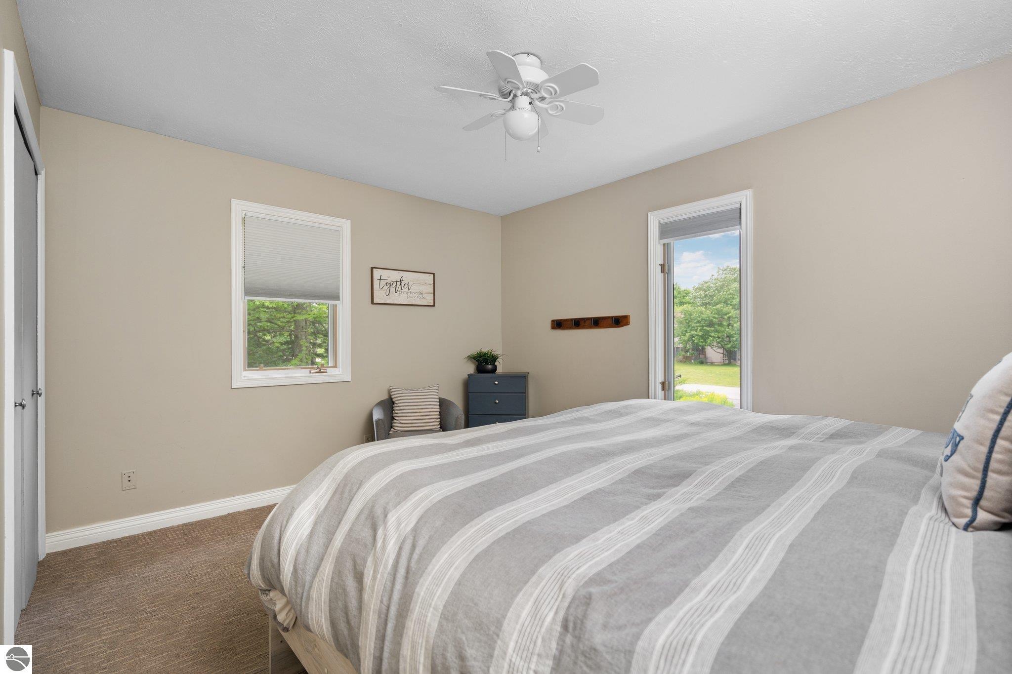 10129 Deerpath South