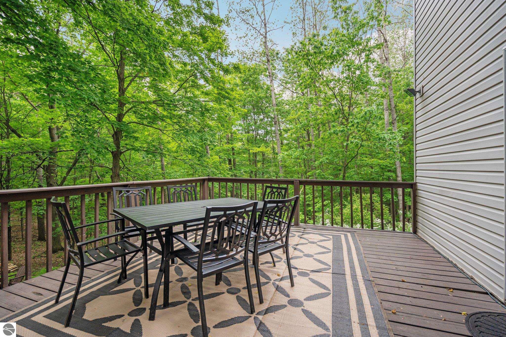 10129 Deerpath South