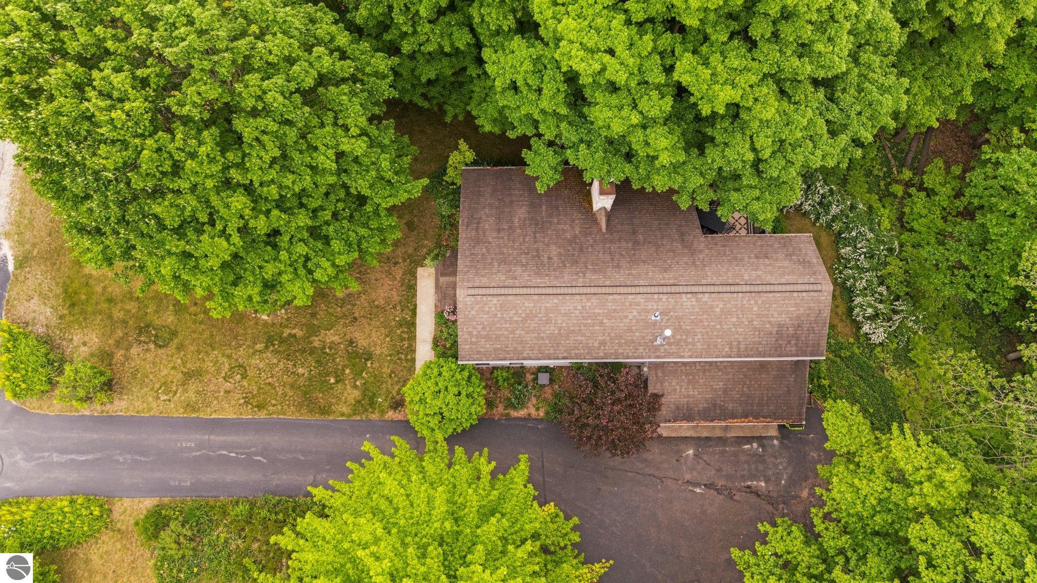 10129 Deerpath South