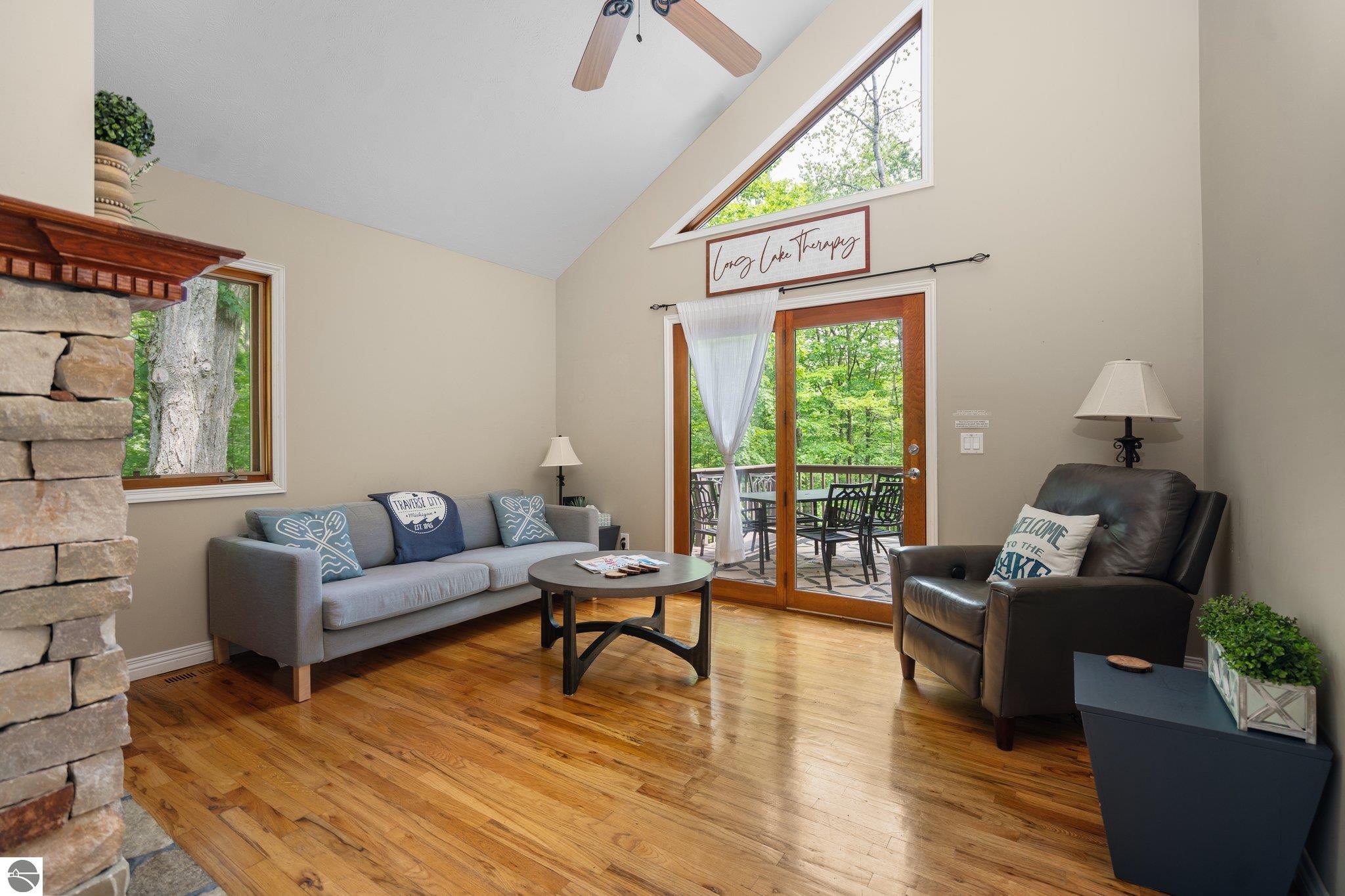 10129 Deerpath South