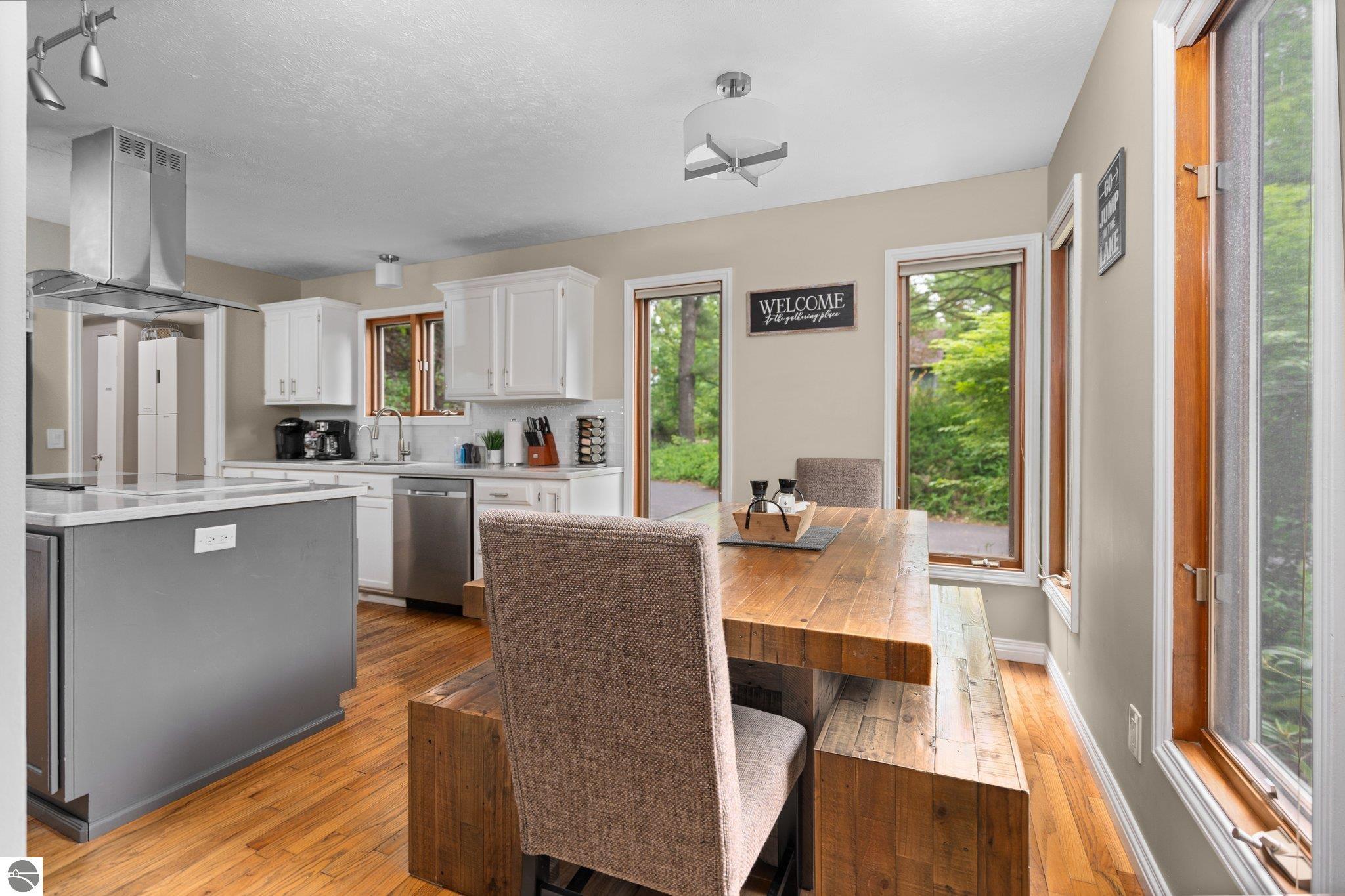 10129 Deerpath South