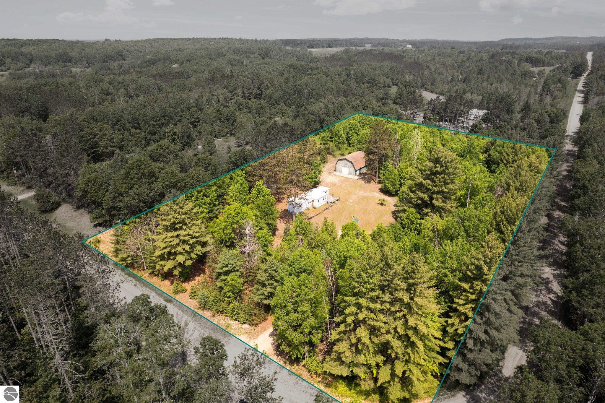6038 SW Maple Hill Road
