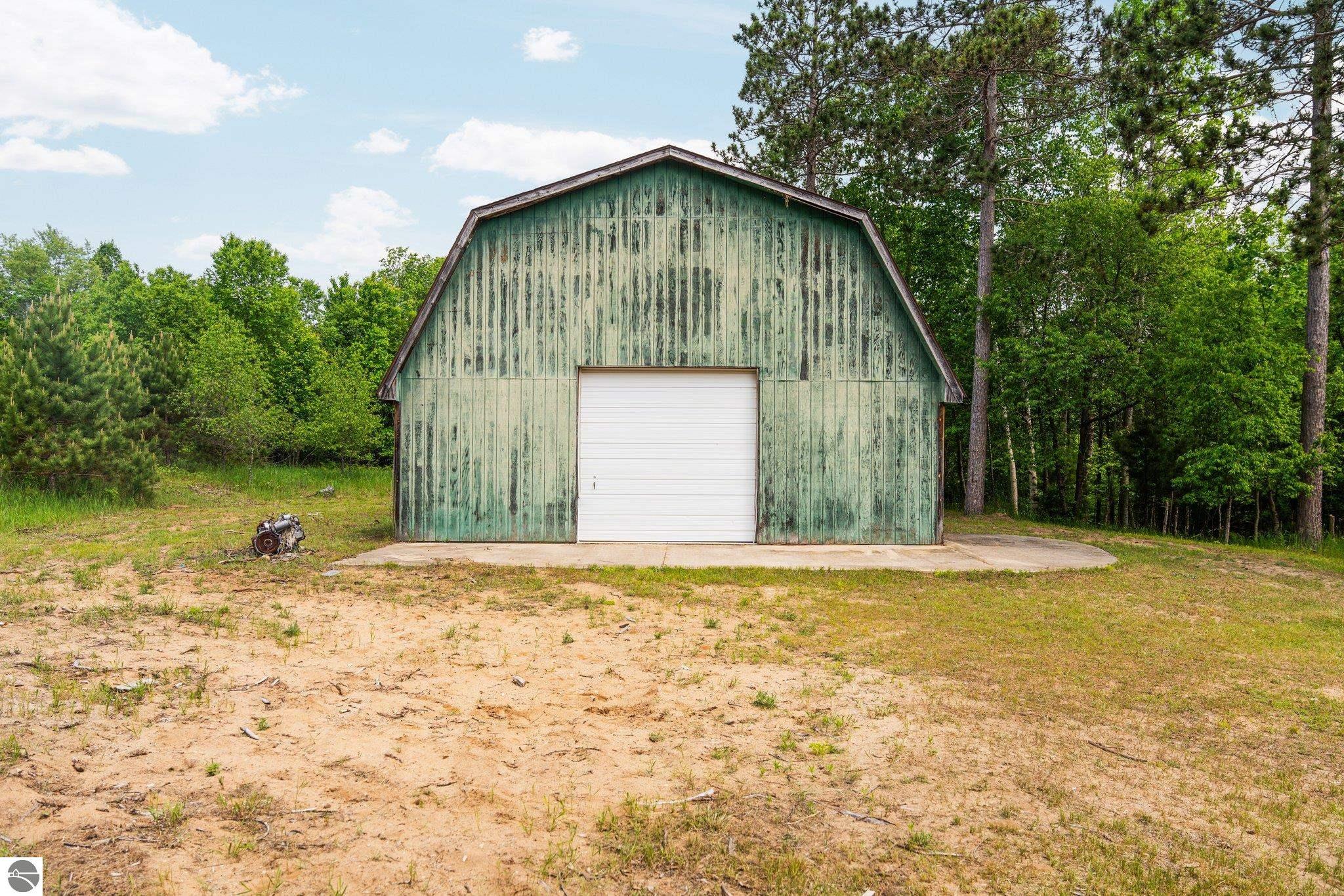 6038 SW Maple Hill Road