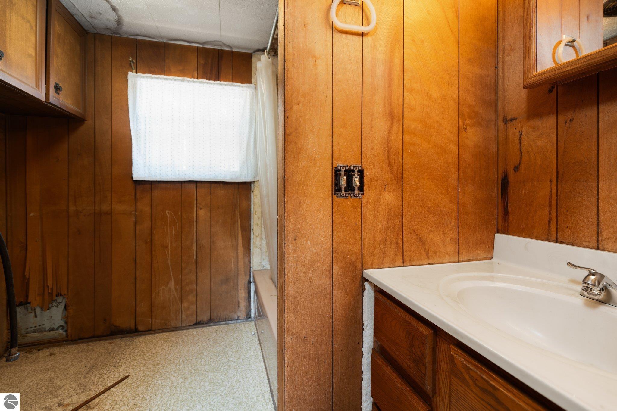 6038 SW Maple Hill Road