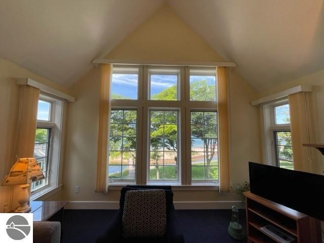 16F The Inn
