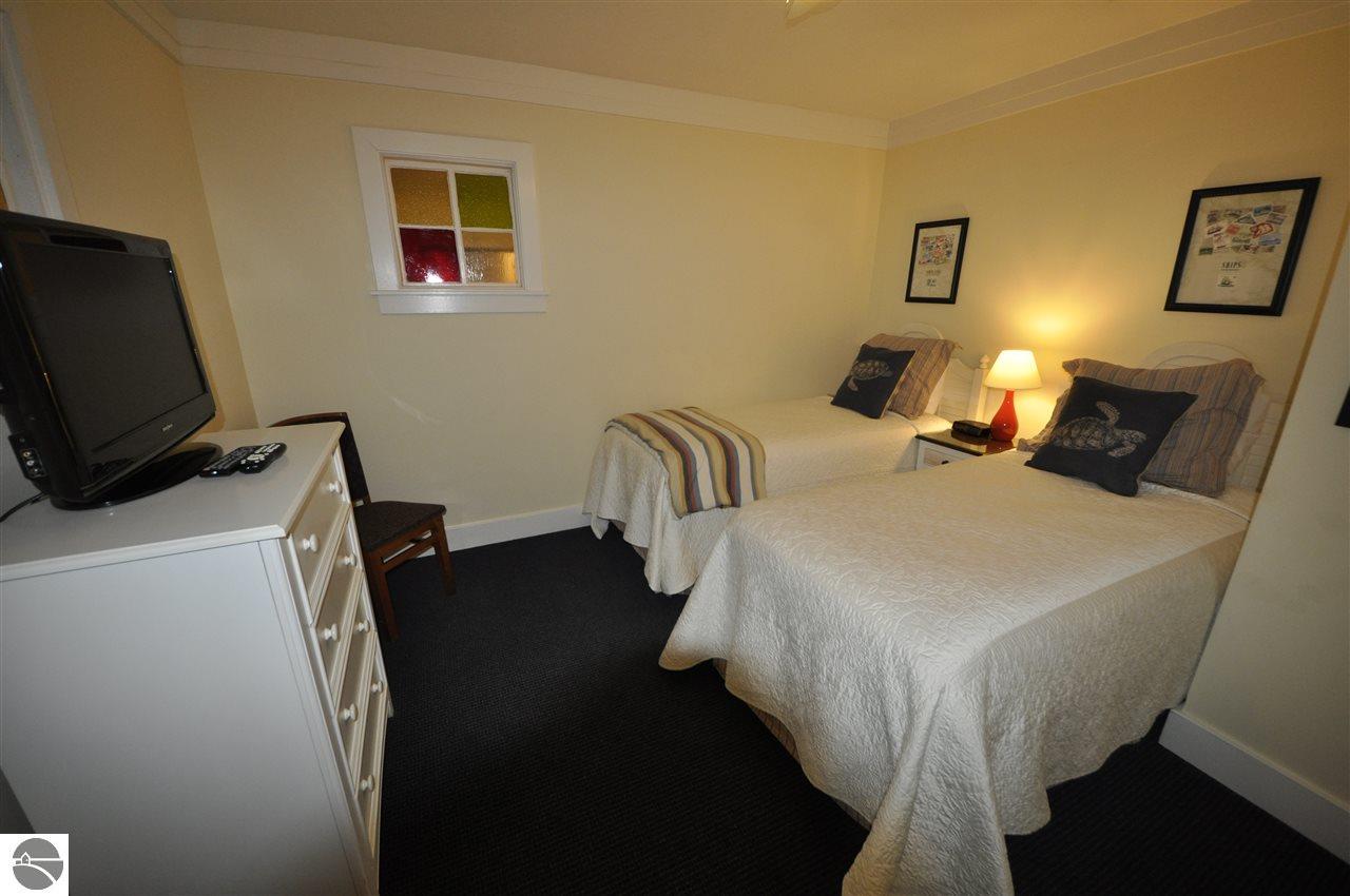 16F The Inn