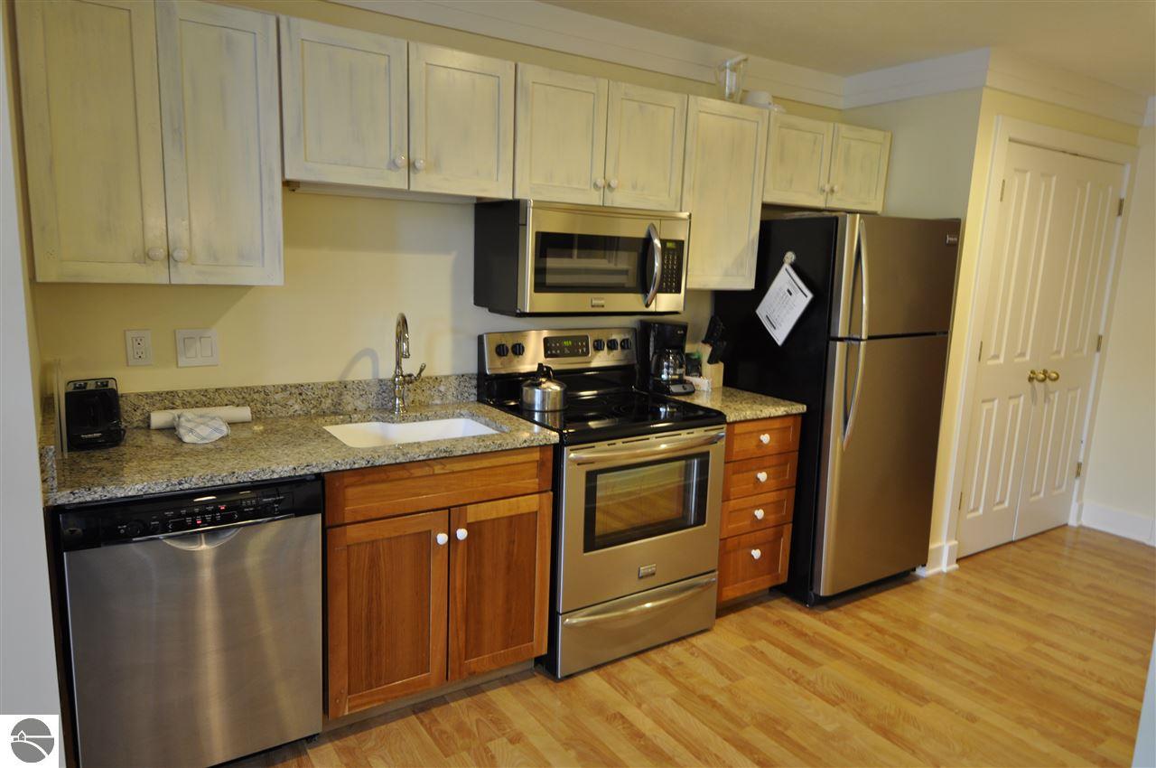 16F The Inn