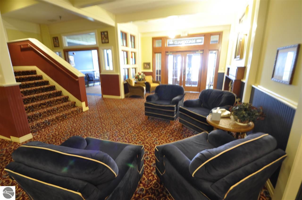 16F The Inn