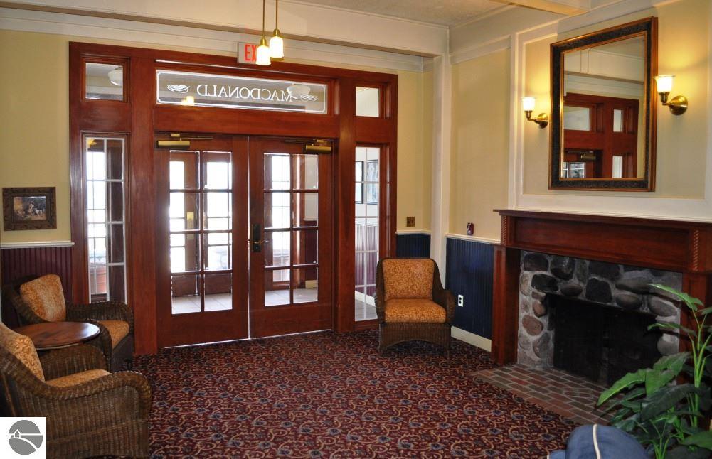 16F The Inn