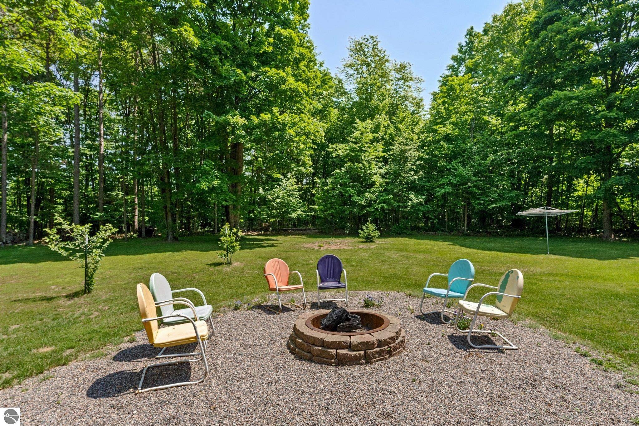 2491 Holland Circle