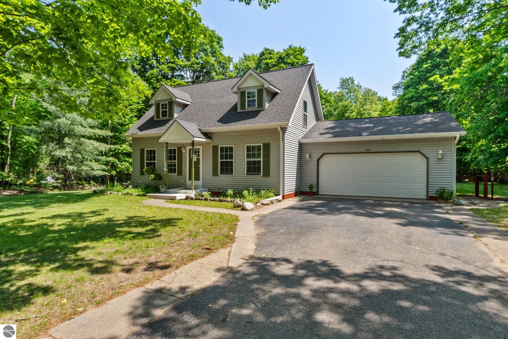 2491 Holland Circle