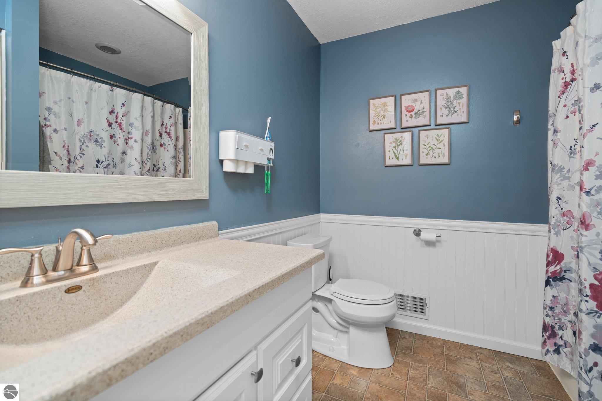 2159 NE Driftwood Lane