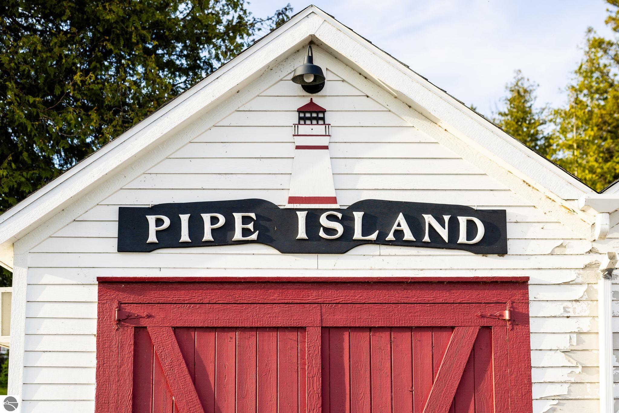 21500 S Pipe Island
