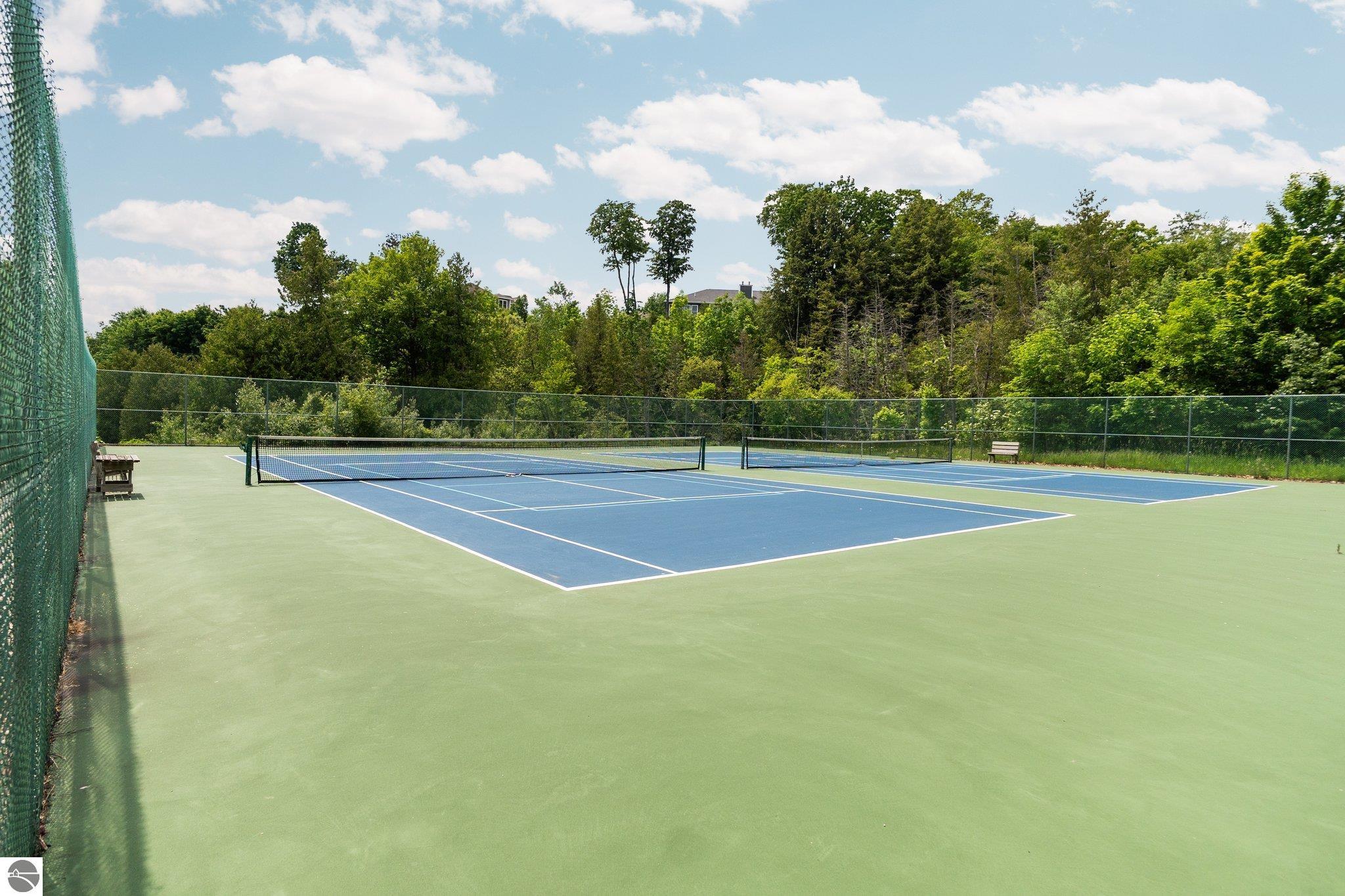 752 N Waypoint Circle