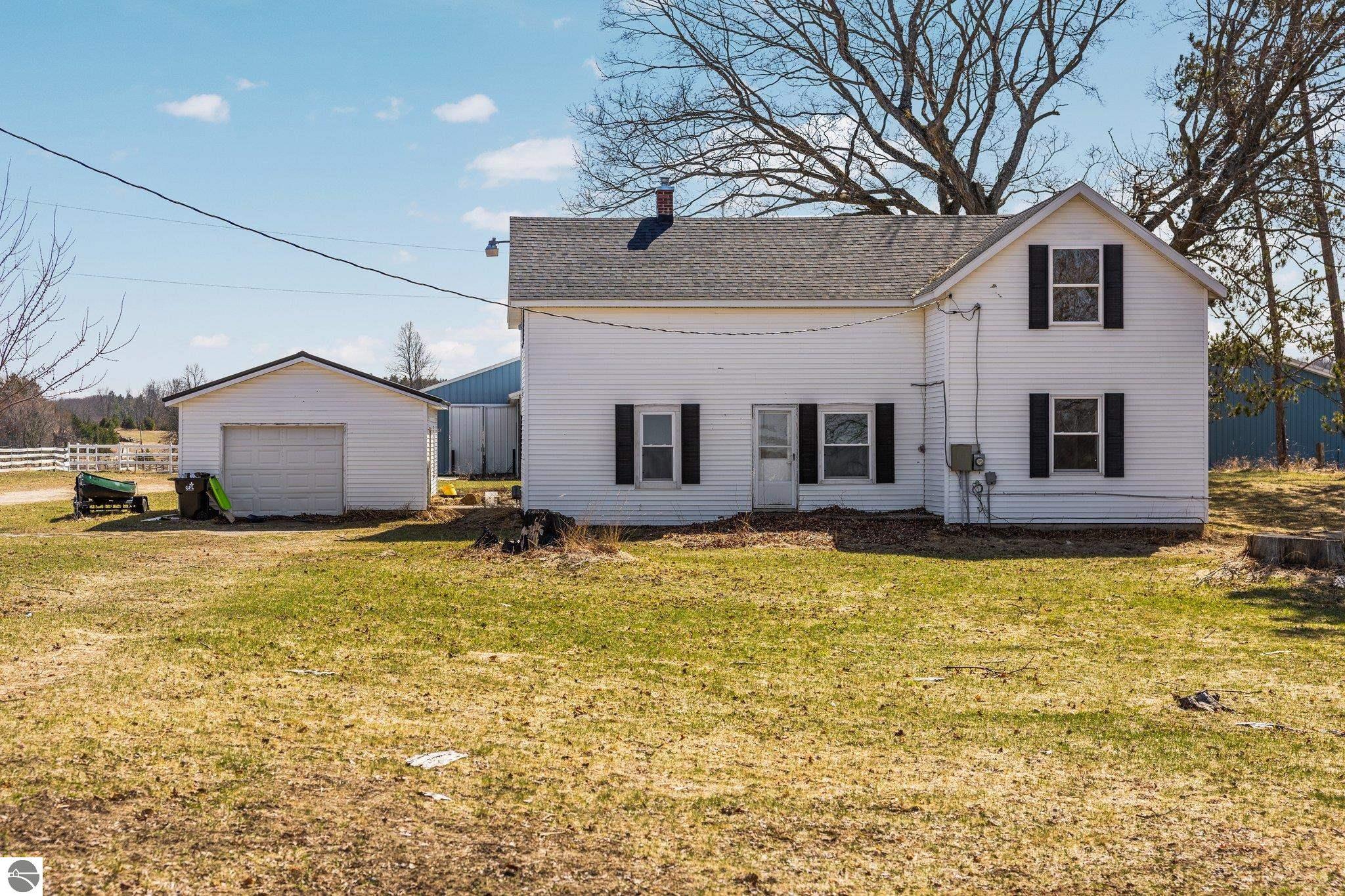 6129 Woodman Road