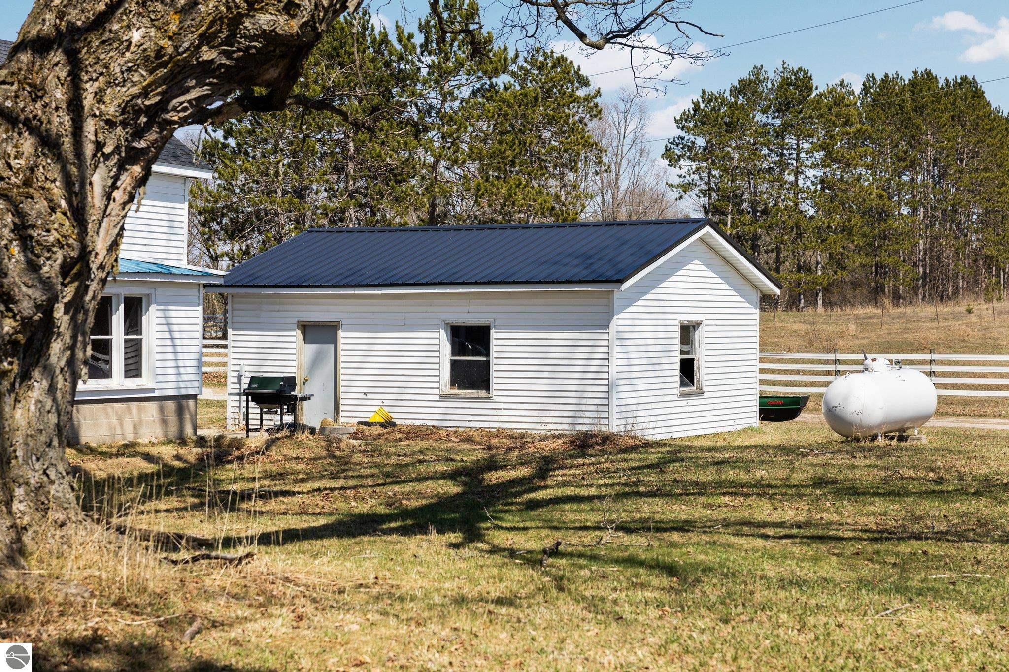 6129 Woodman Road