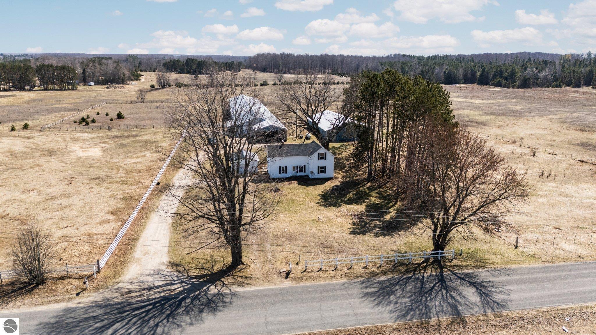 6129 Woodman Road
