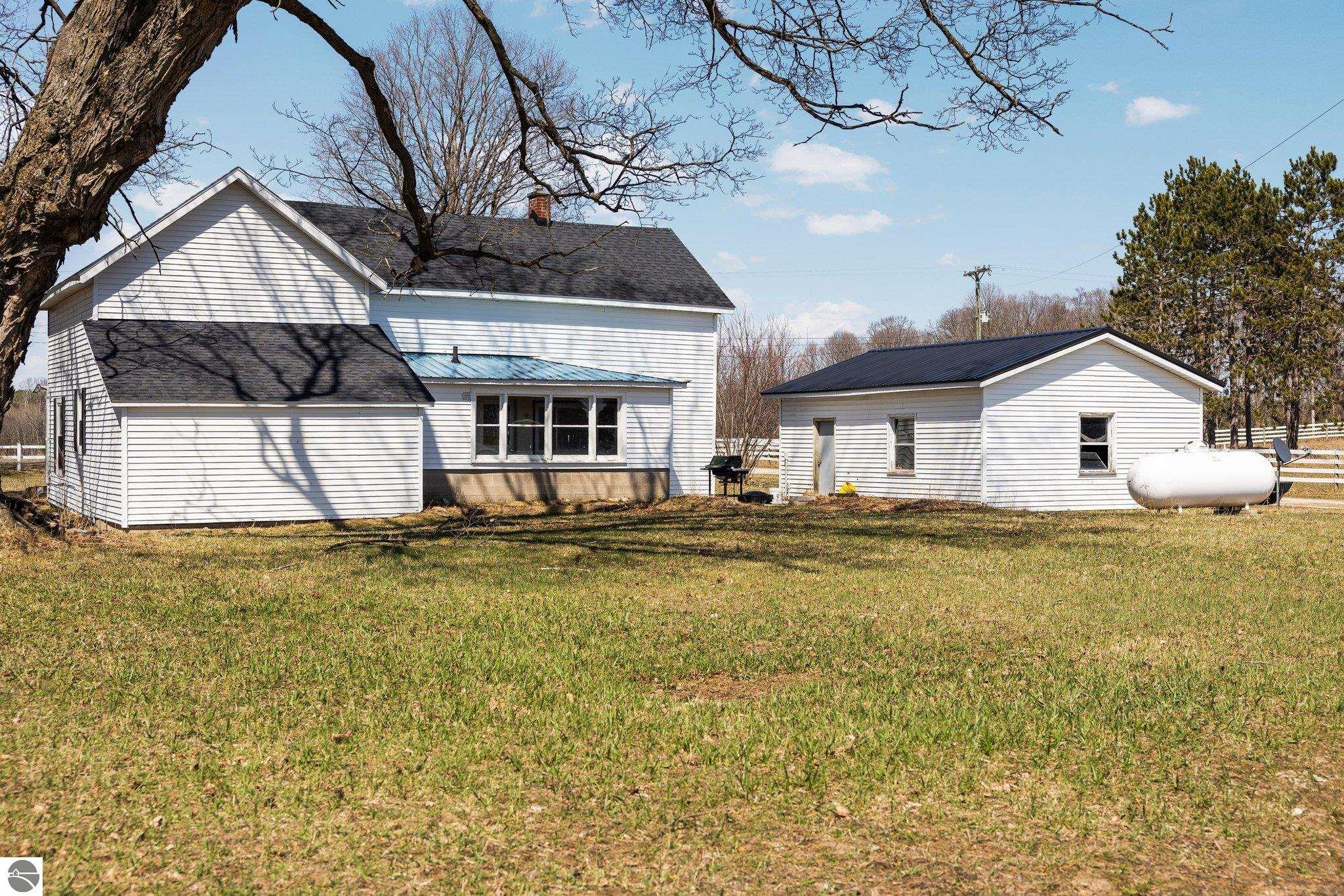 6129 Woodman Road