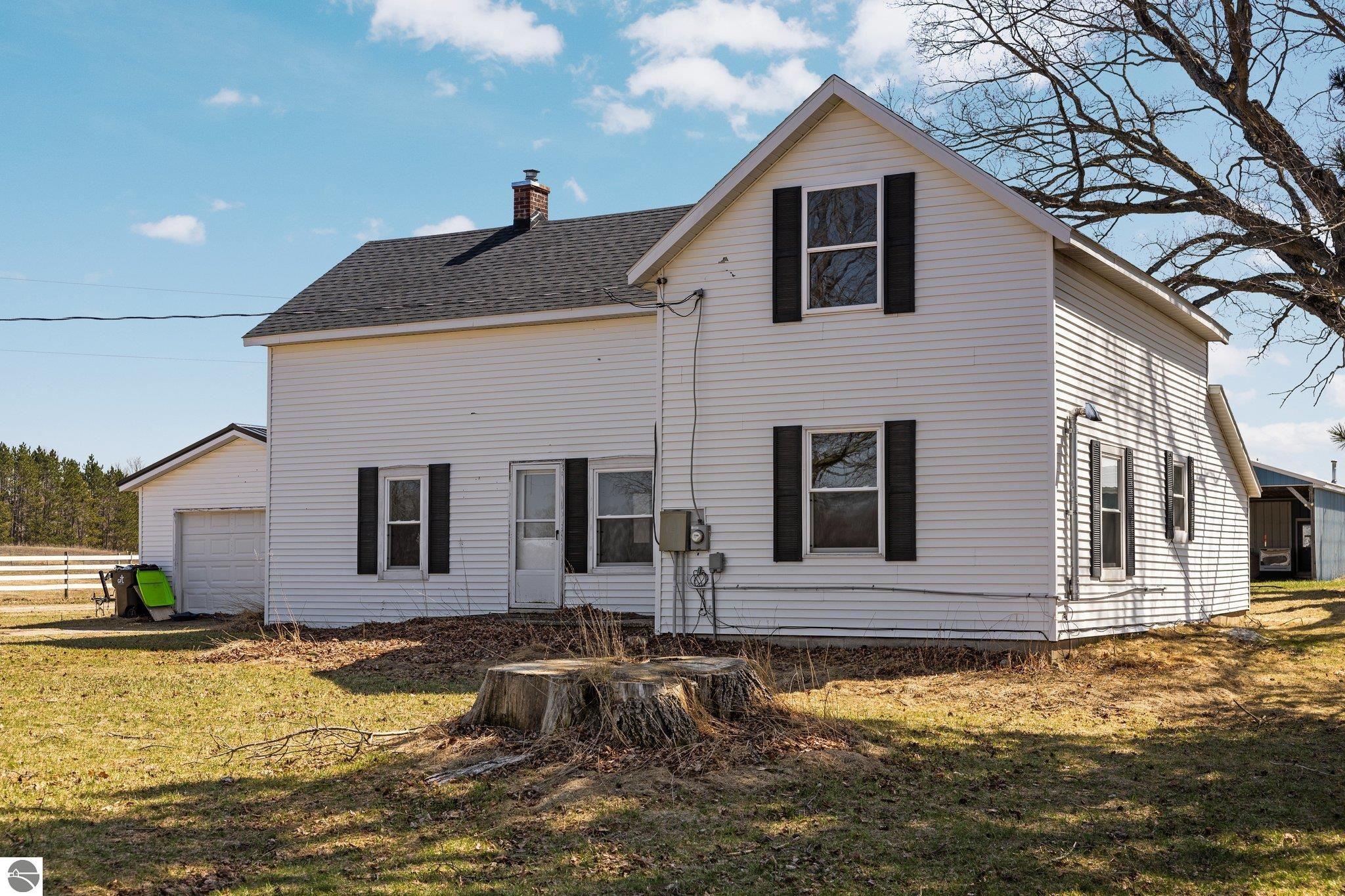 6129 Woodman Road