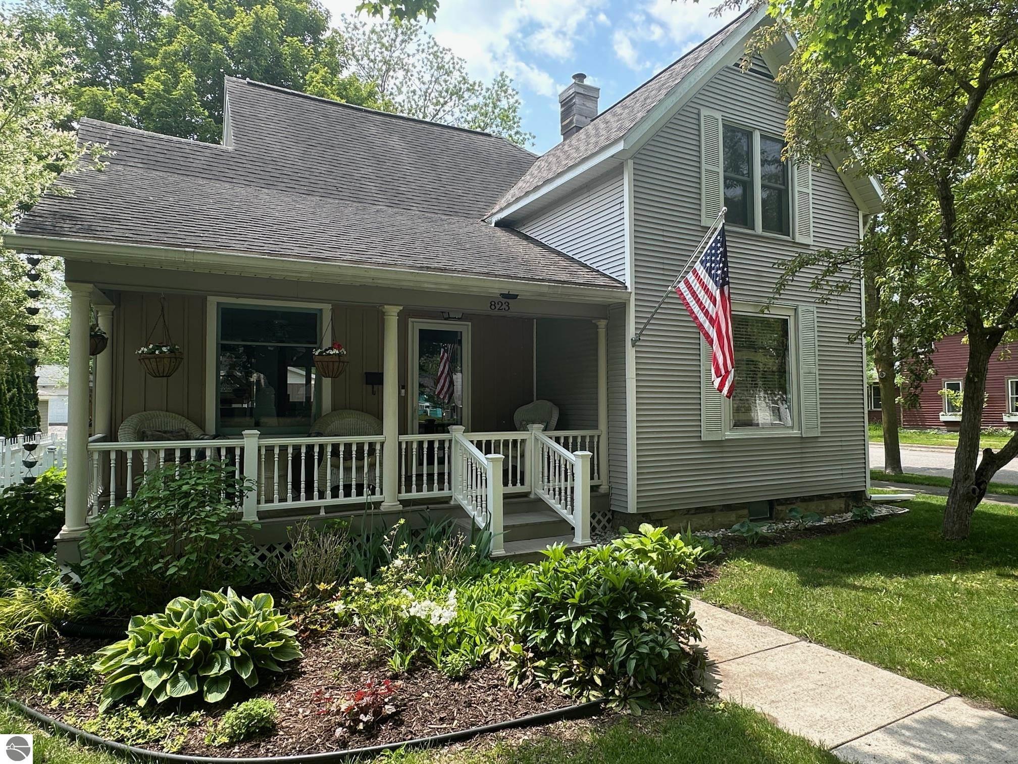 823 Randolph Street
