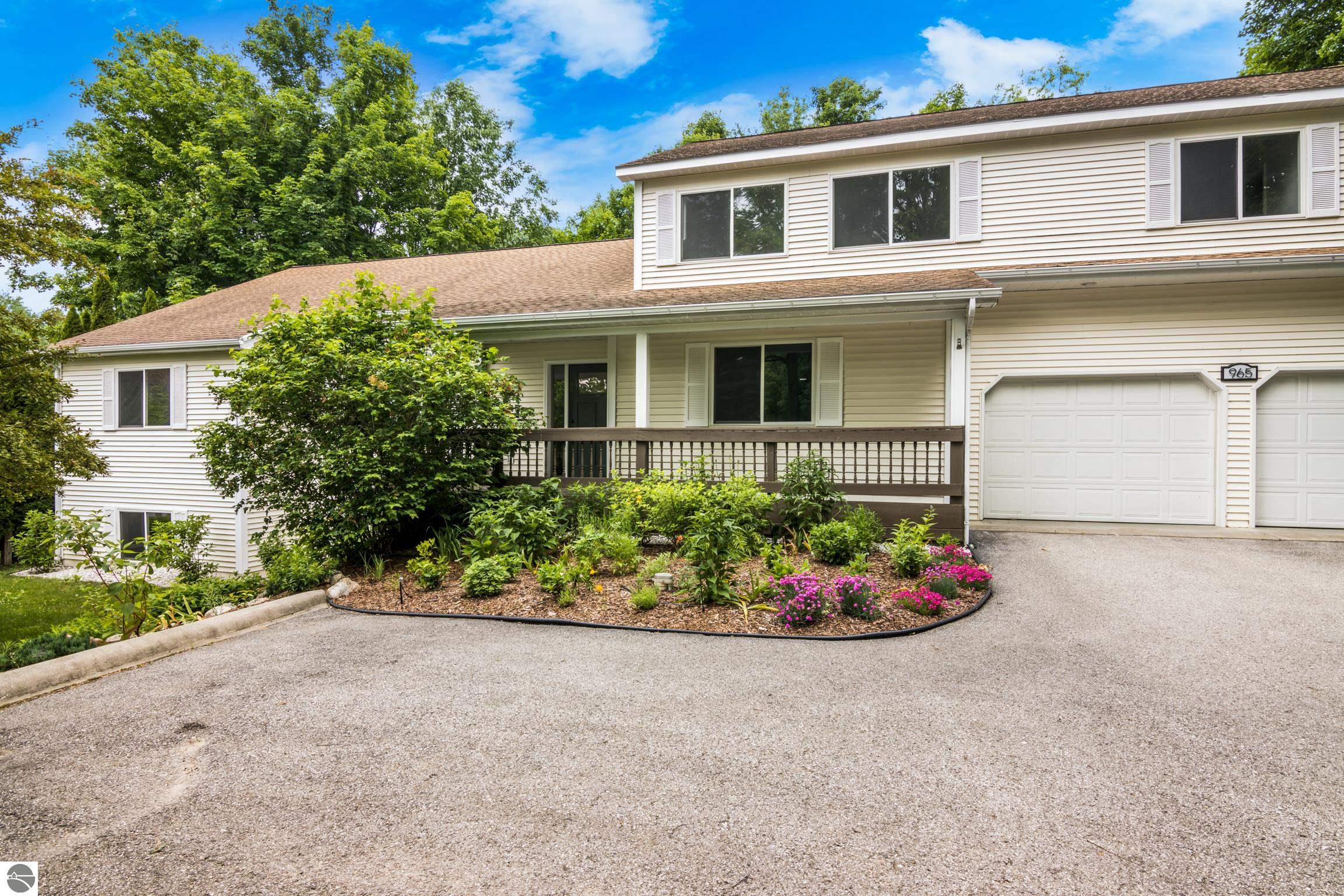 965 Shamrock Lane