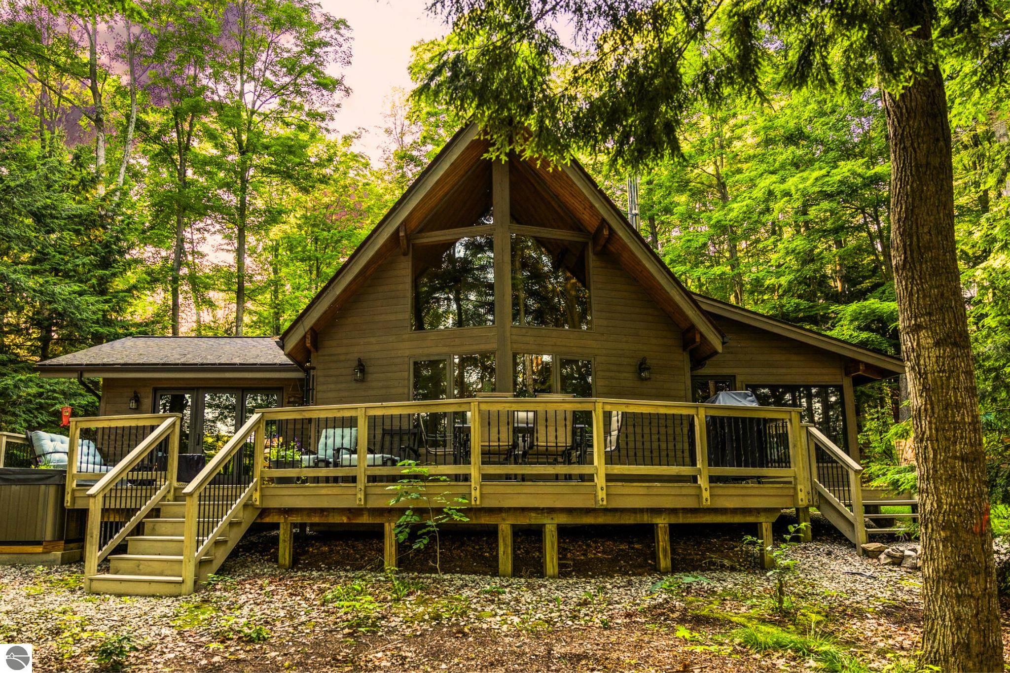 19545 Woodland Trail
