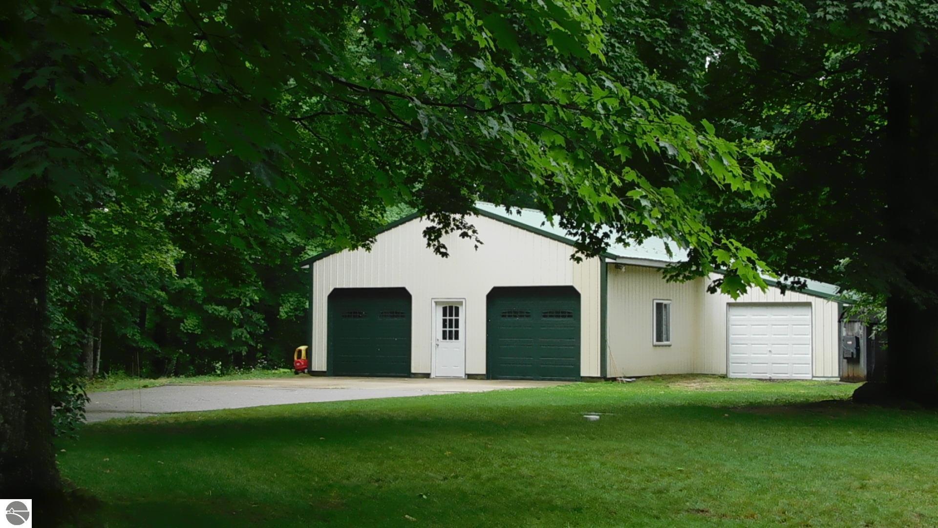 21 Wood Road