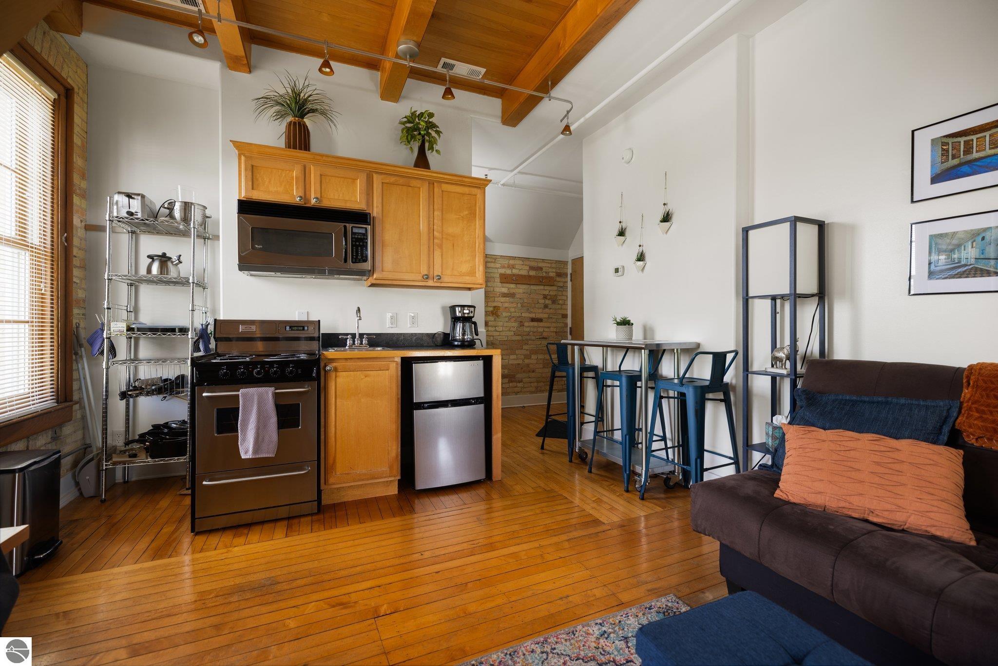 810 Cottageview Drive # 300