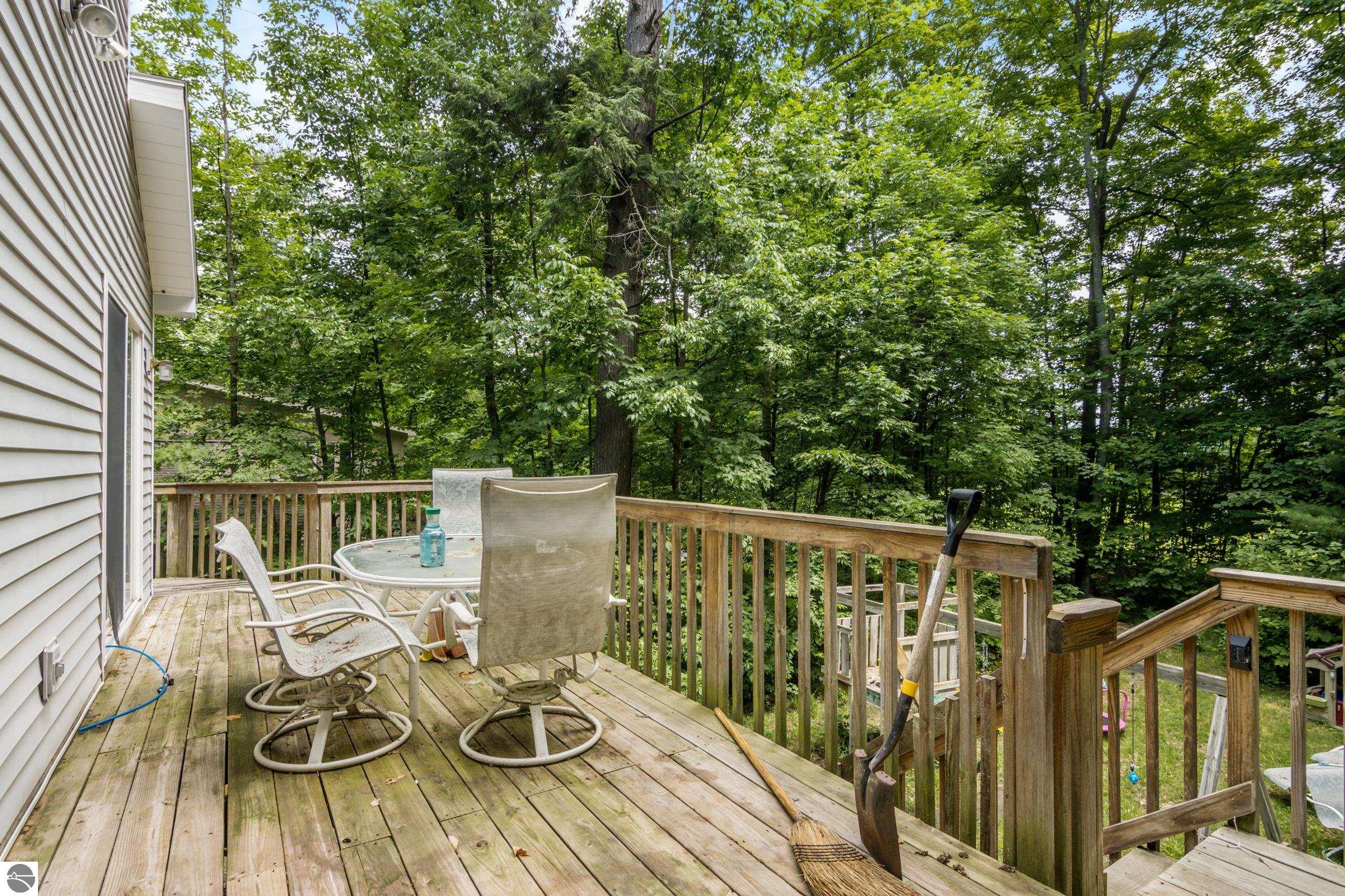 4237 S Hemlock Road
