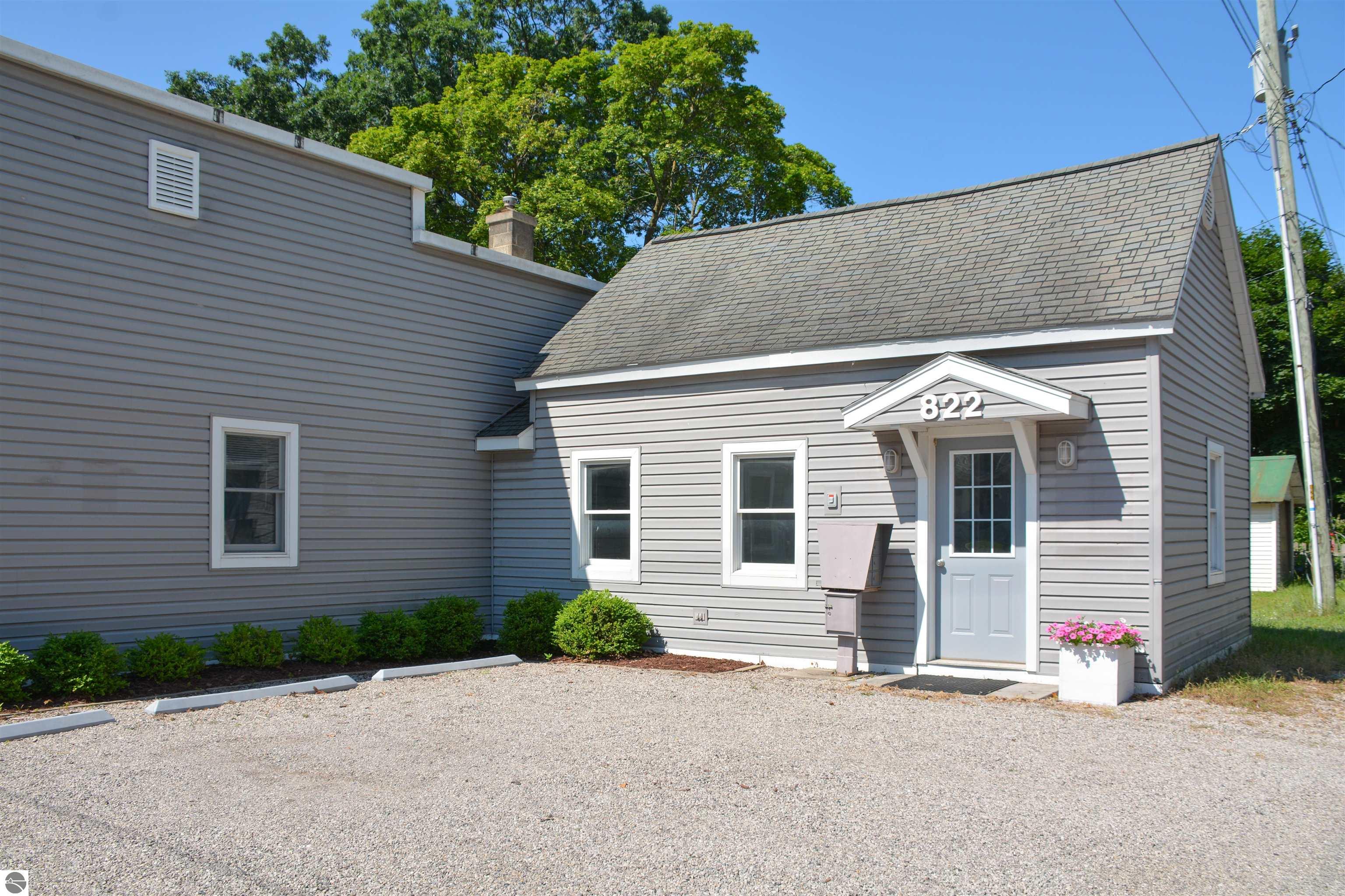 822 Cass Street