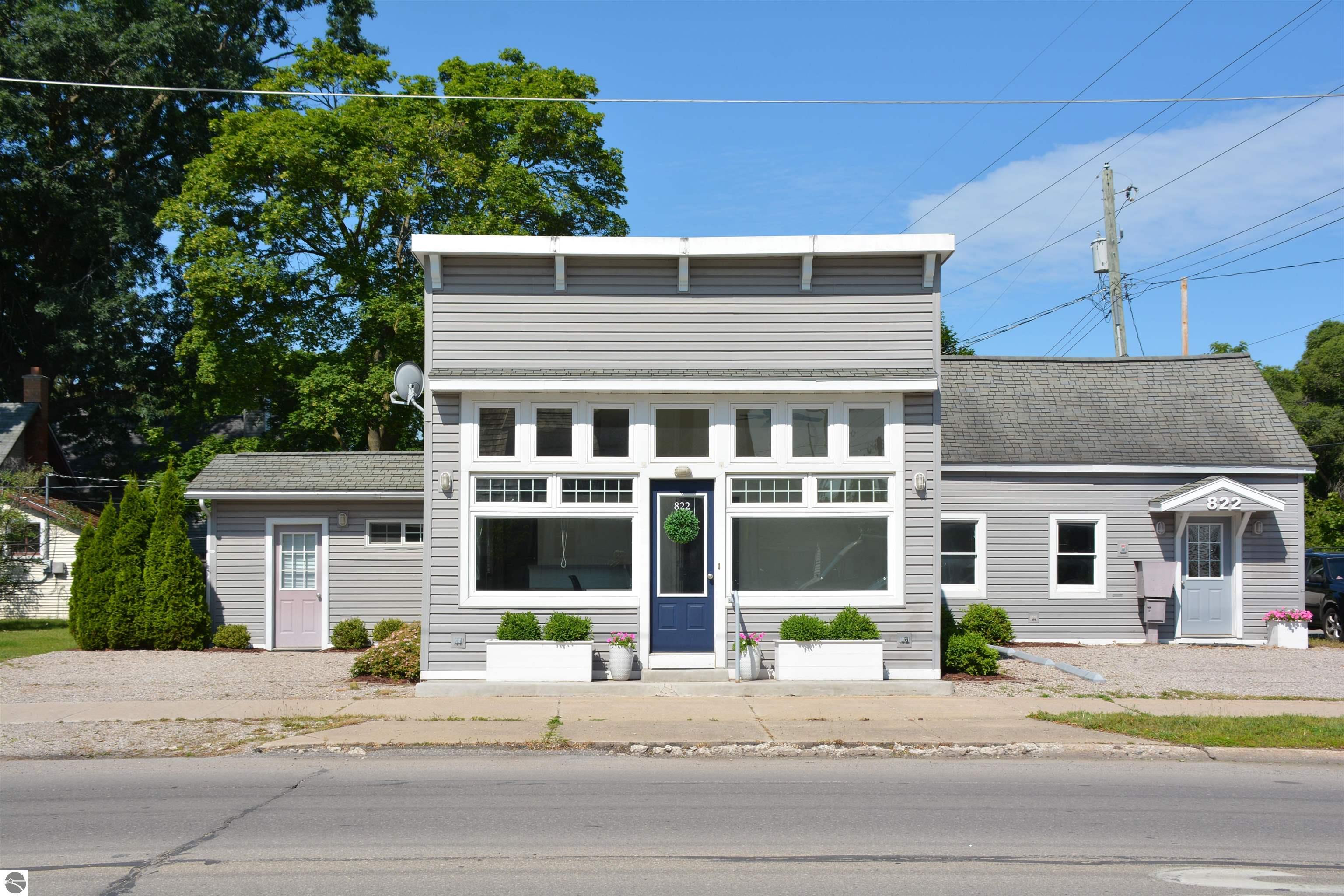 822 Cass Street