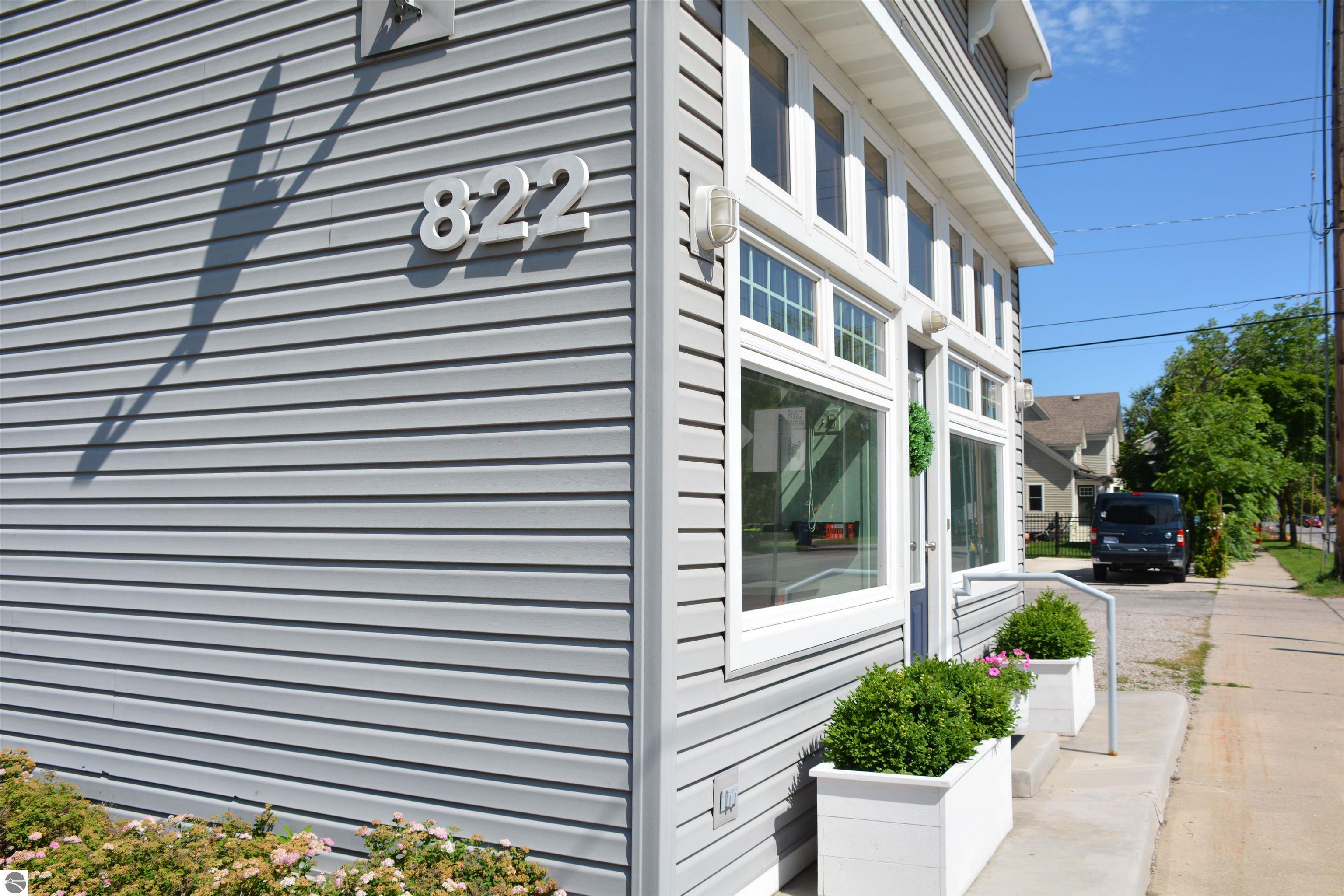 822 Cass Street