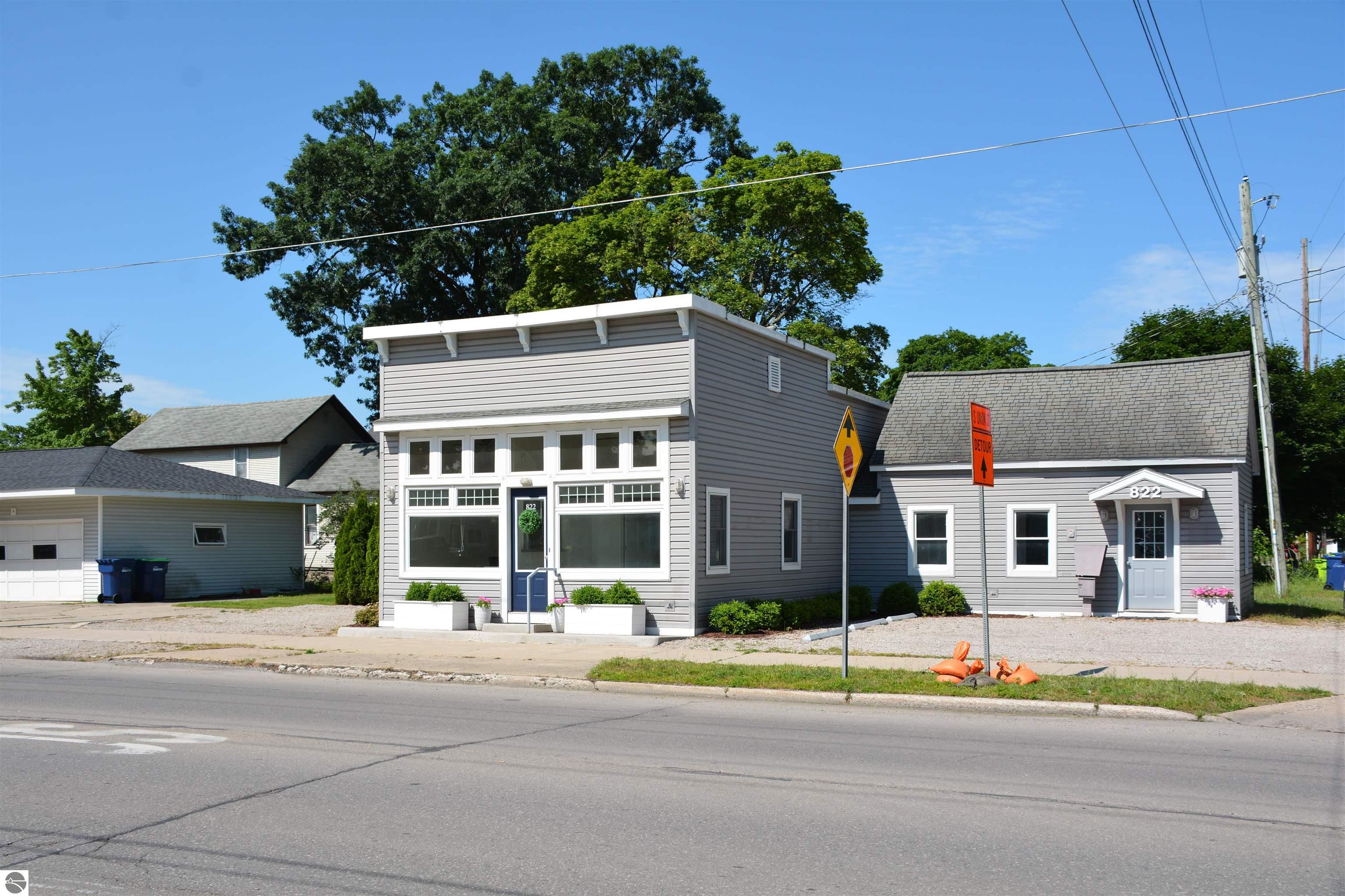 822 Cass Street