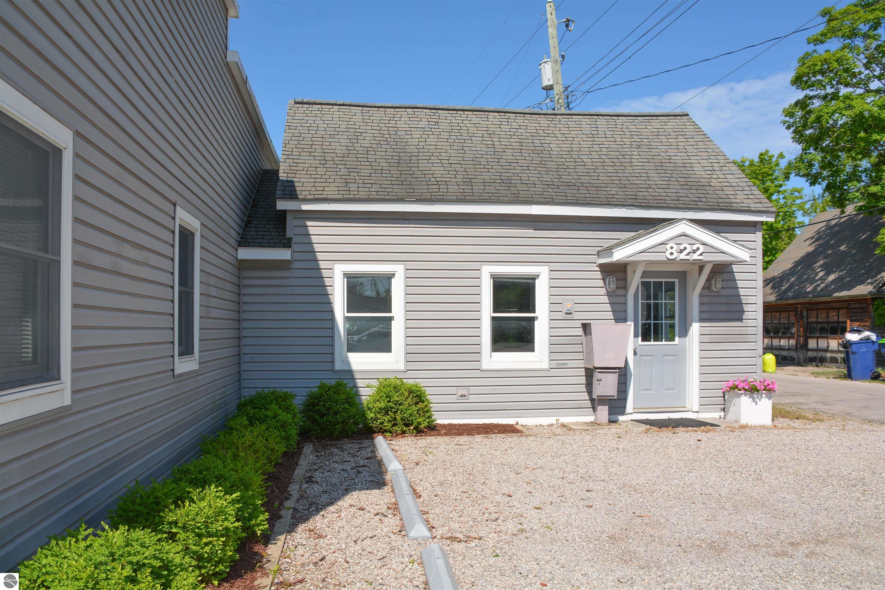 822 Cass Street