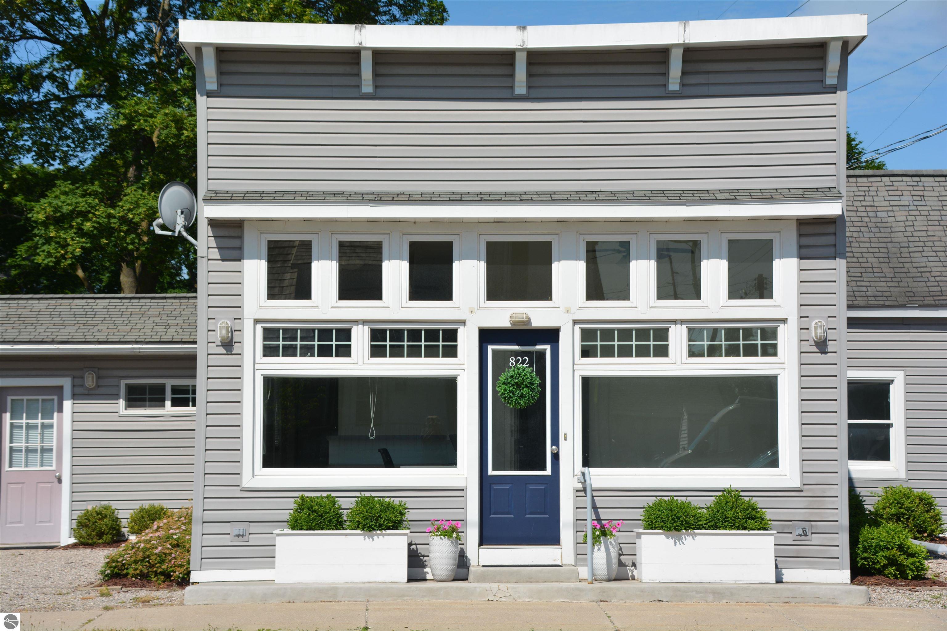 822 Cass Street