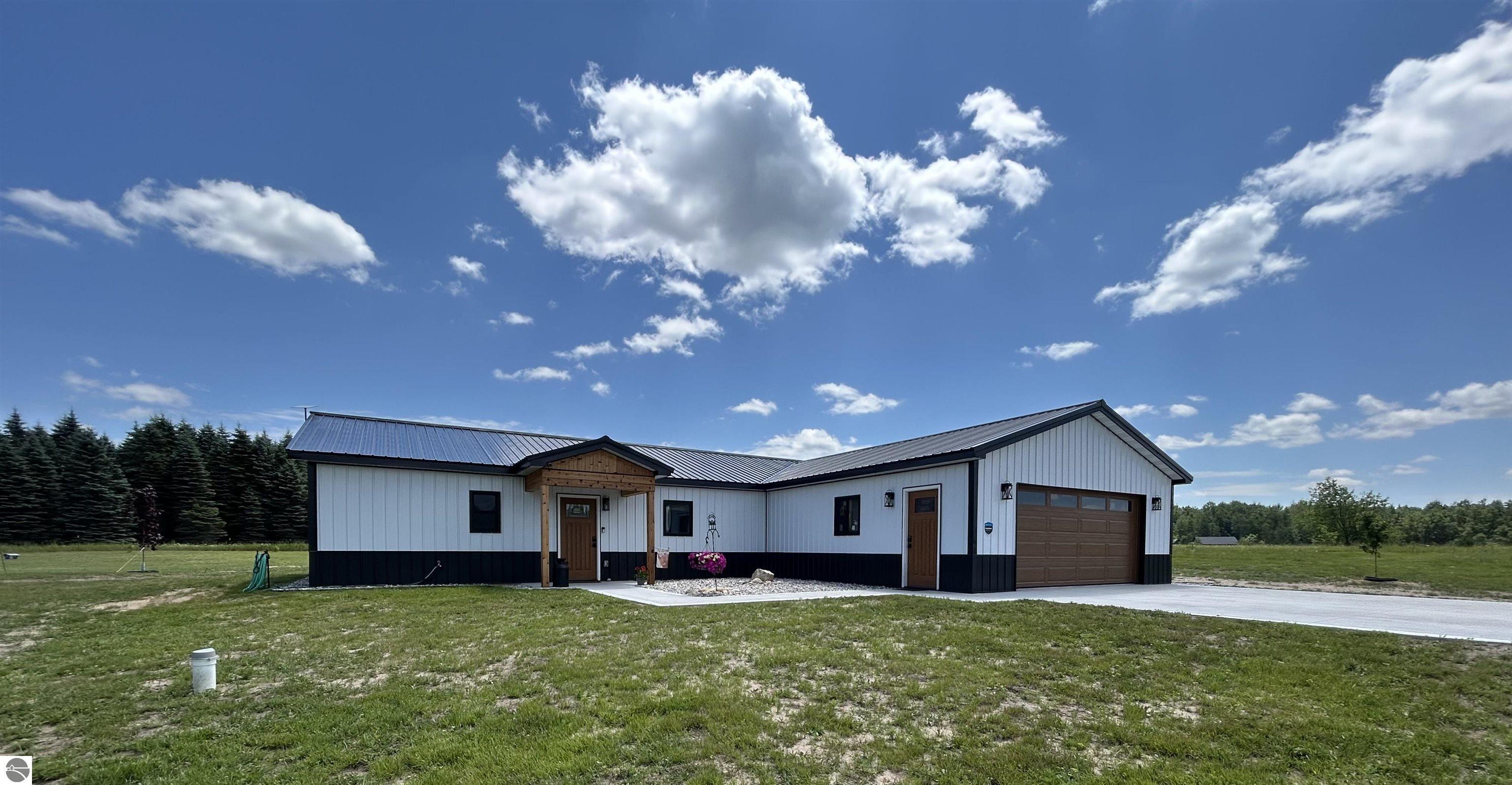 635 SW Grouse Drive