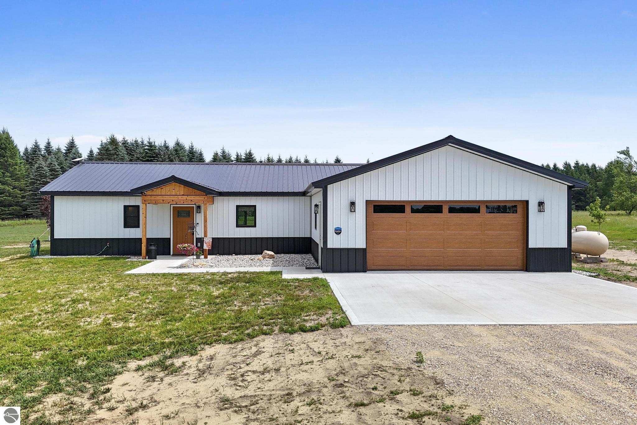 635 SW Grouse Drive