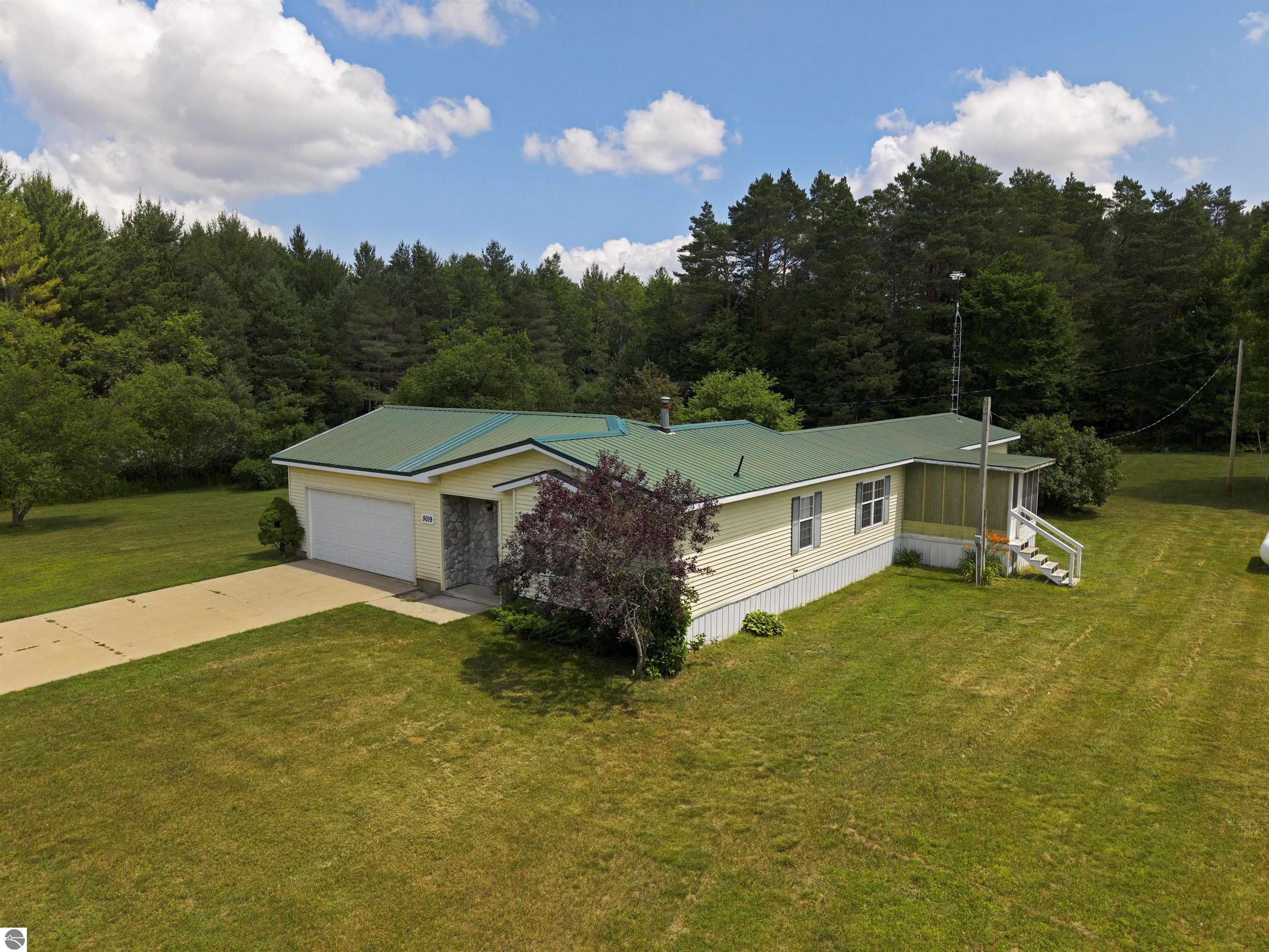 5019 Golden Road