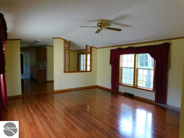 5019 Golden Road
