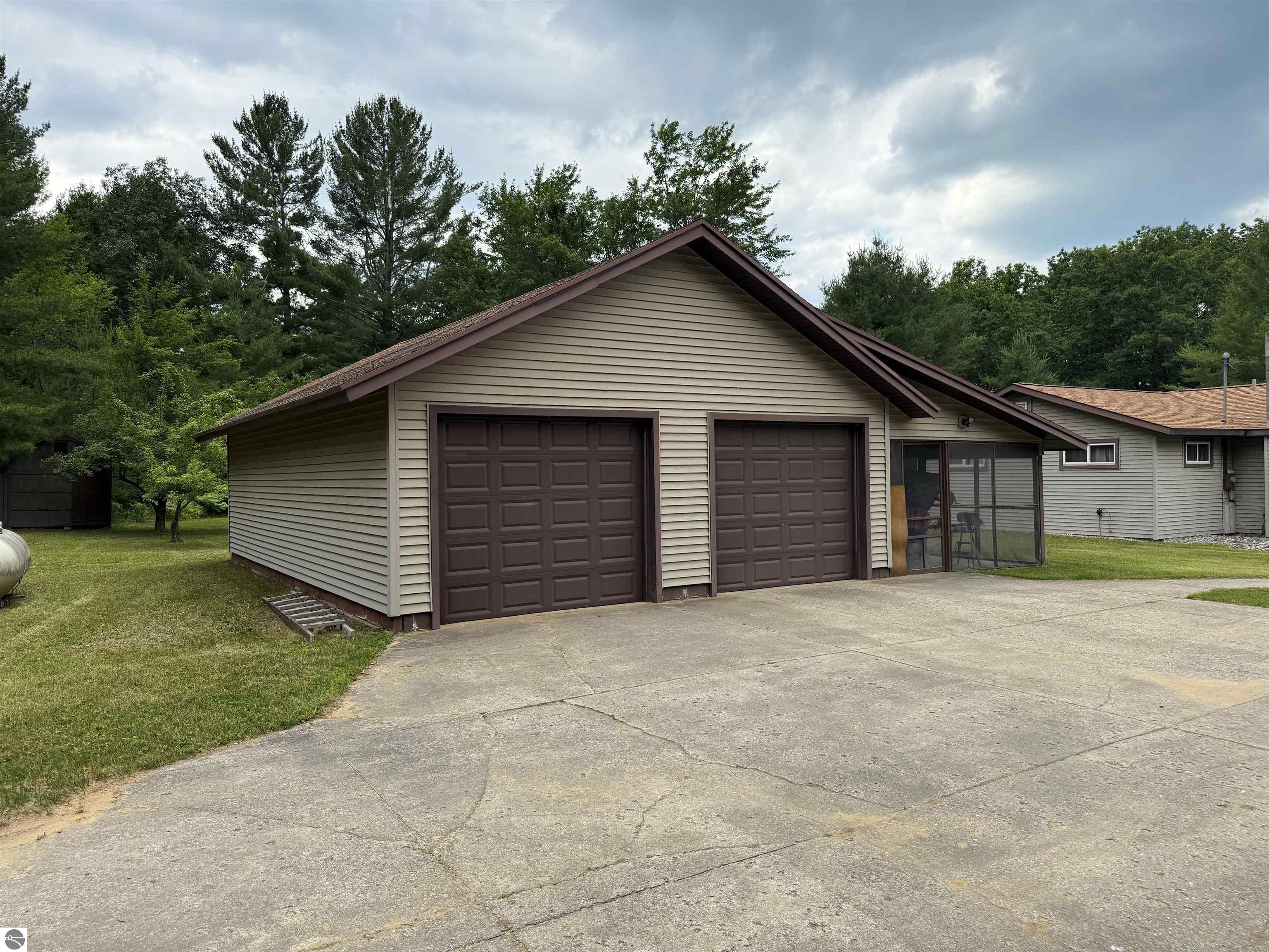 4910 Deerfield Drive