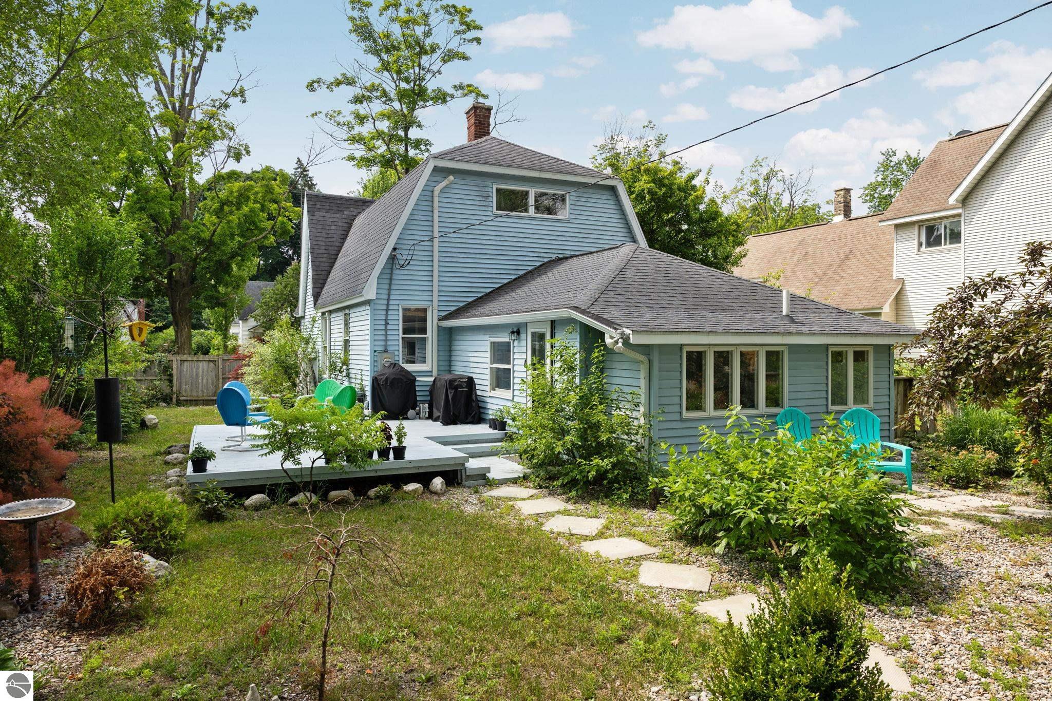 610 W Tenth Street