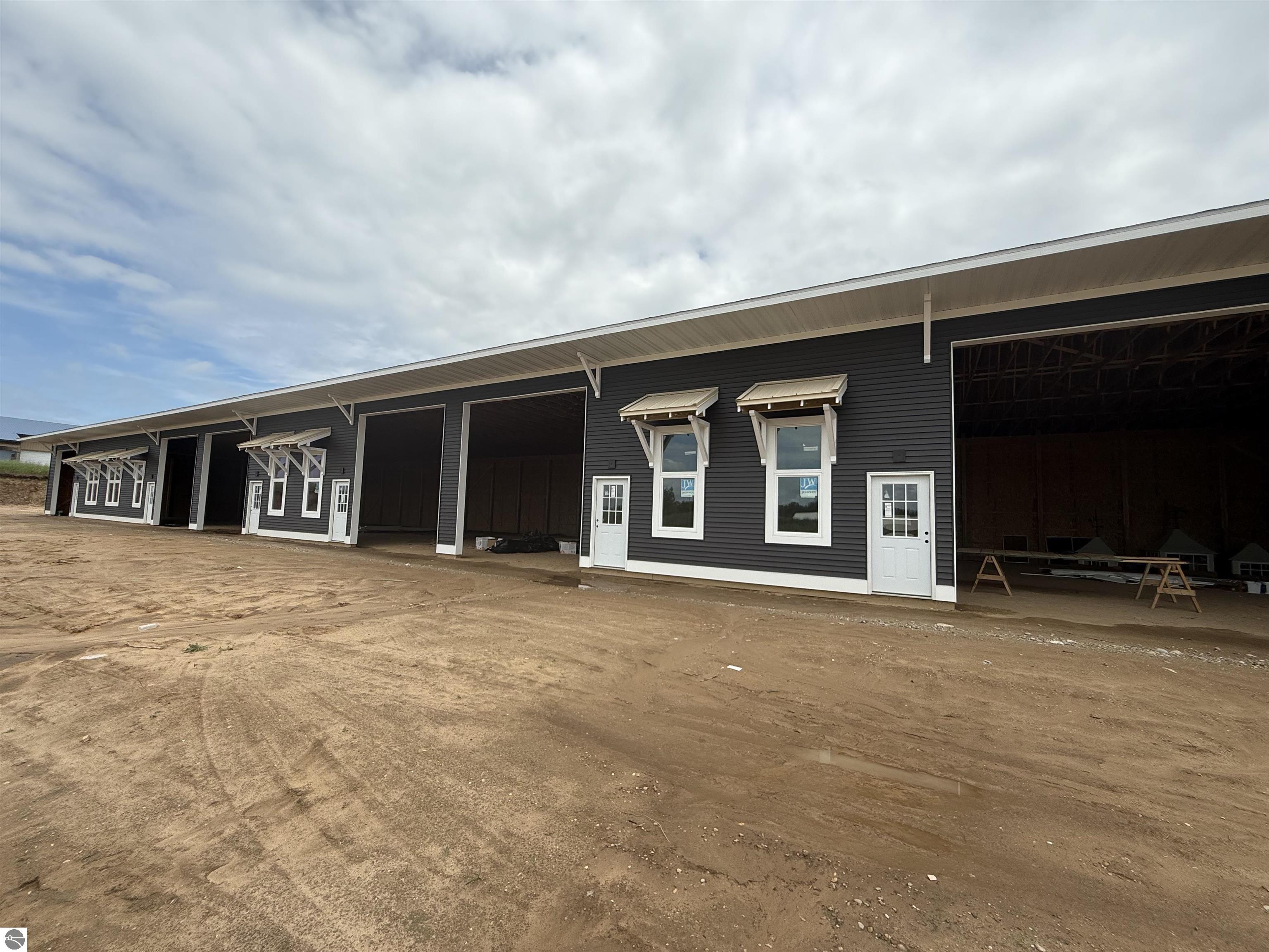 6379 N Railway Commons