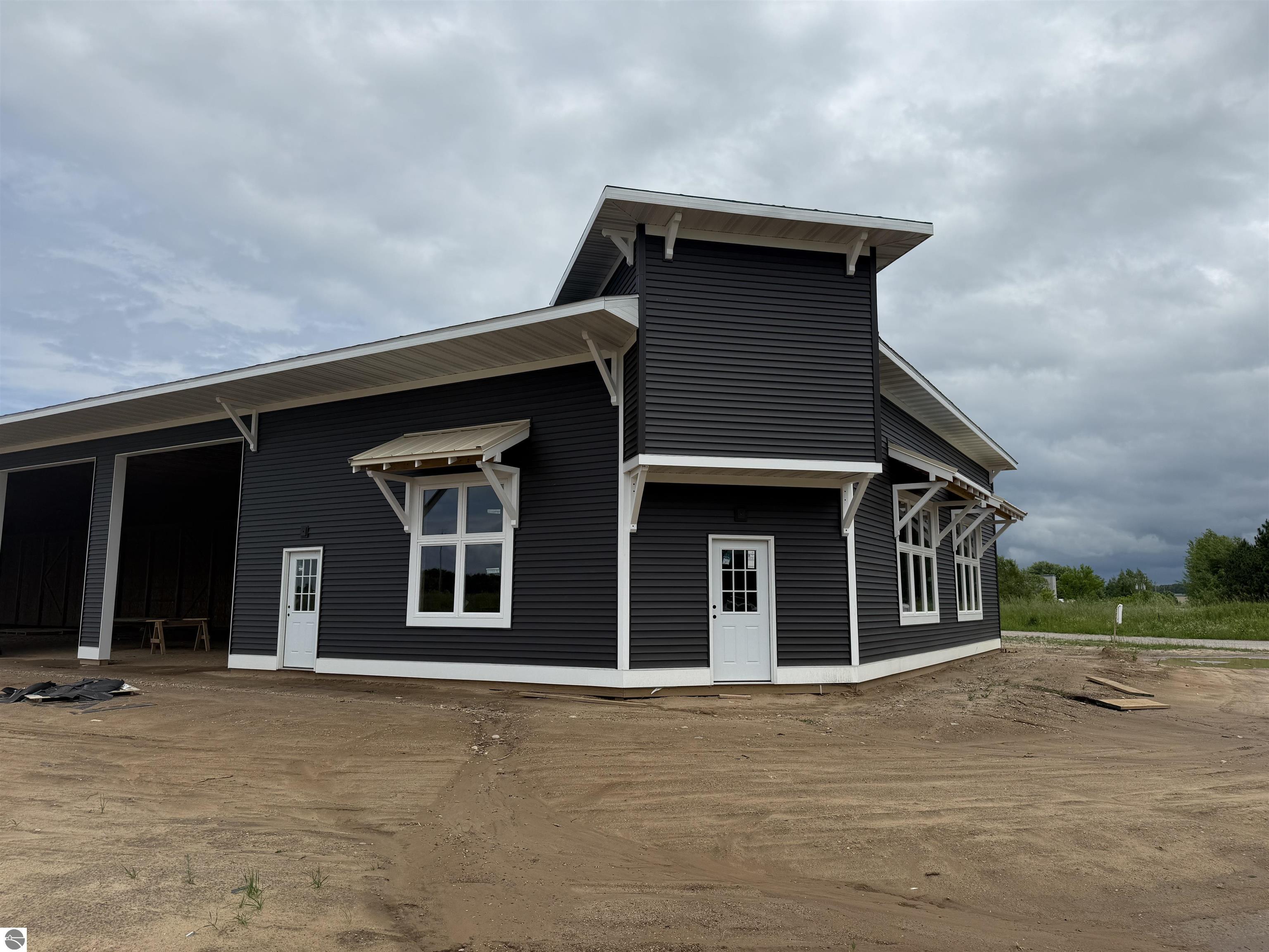 6379 N Railway Commons