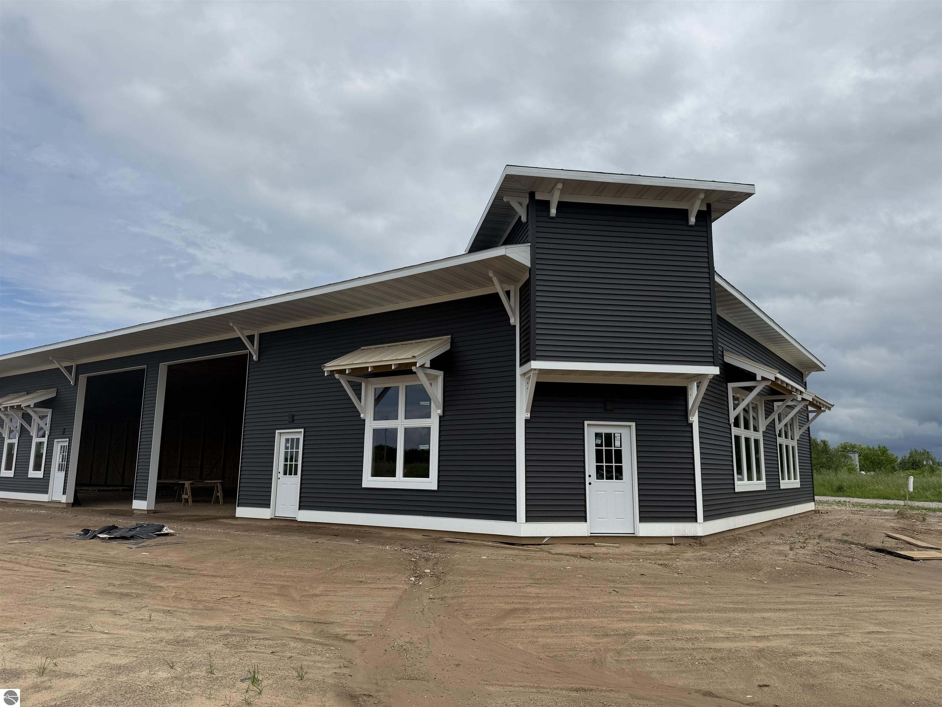 6379 N Railway Commons